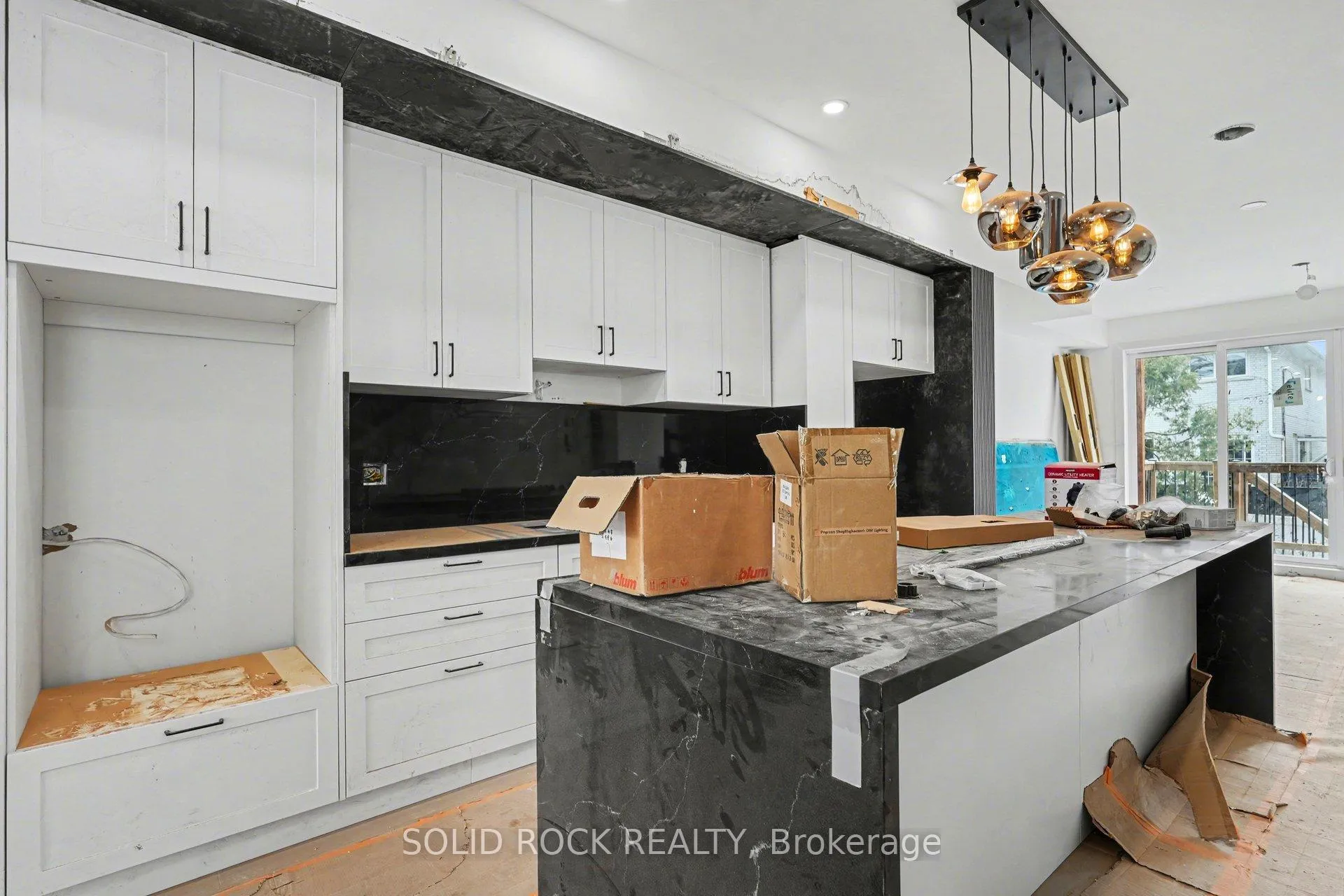 Photo 9 of 838 Alpine Avenue, Ottawa, Queensway Terrace North — HOMEH