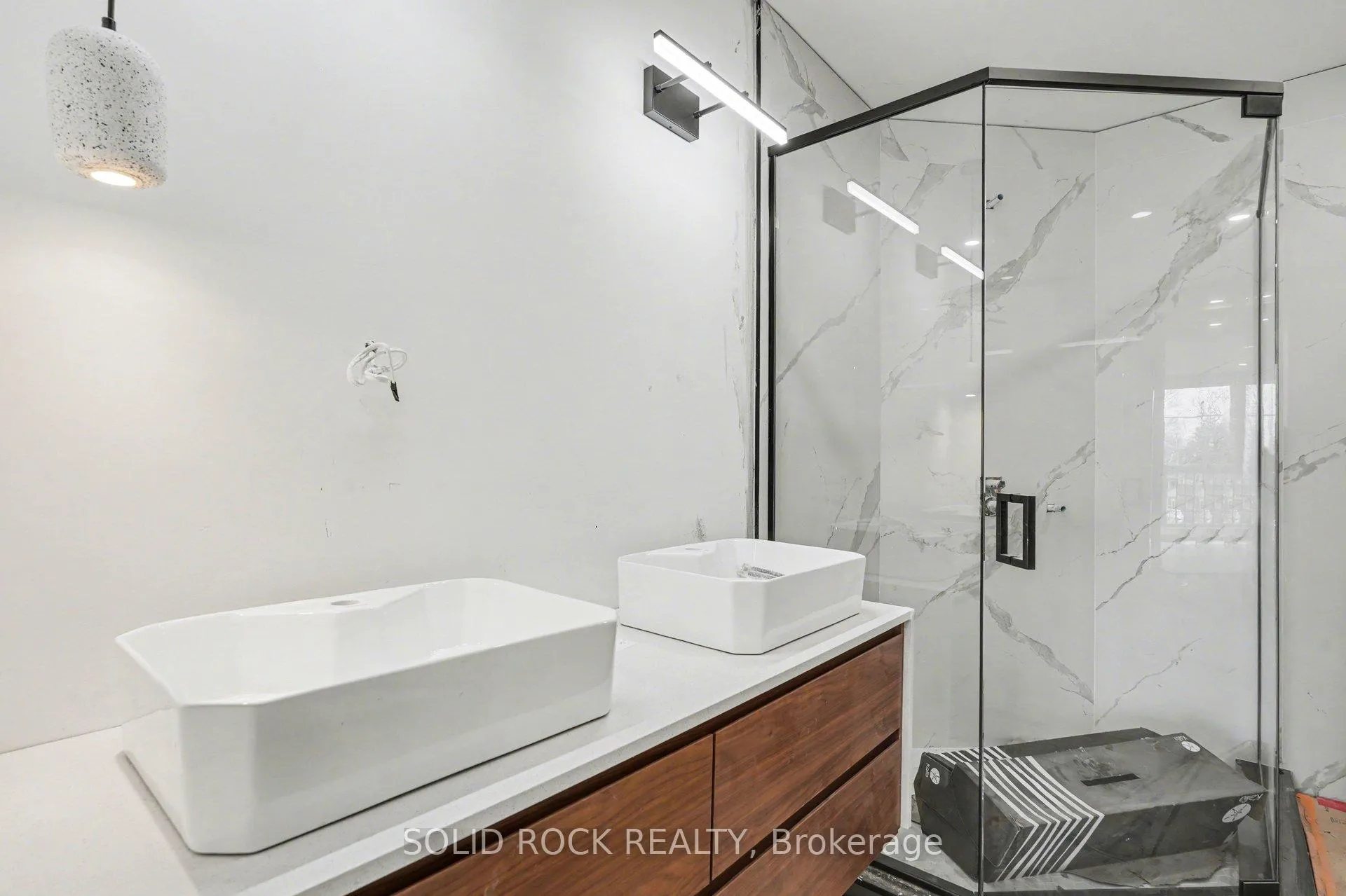 Photo 17 of 838 Alpine Avenue, Ottawa, Queensway Terrace North — HOMEH