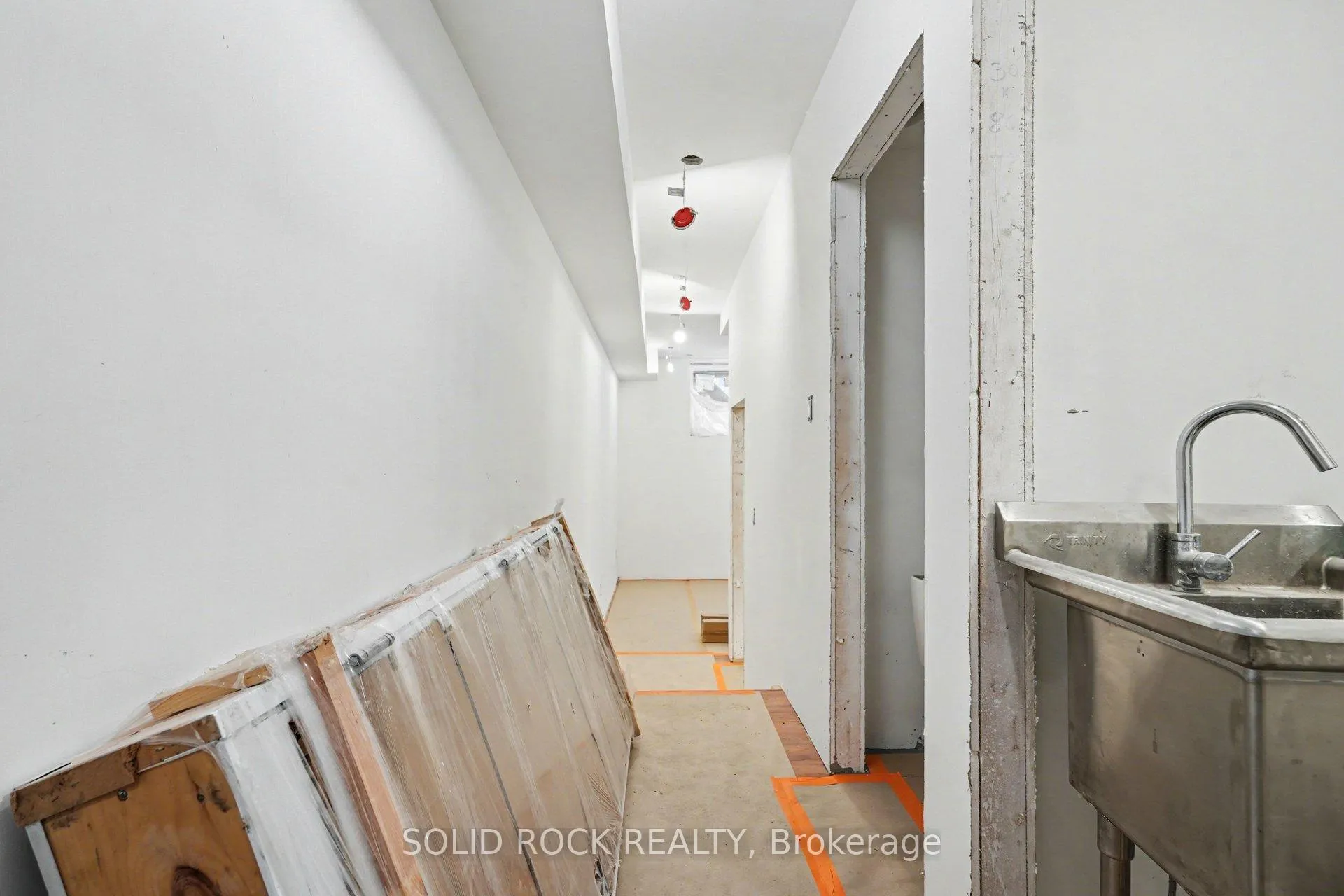 Photo 30 of 838 Alpine Avenue, Ottawa, Queensway Terrace North — HOMEH