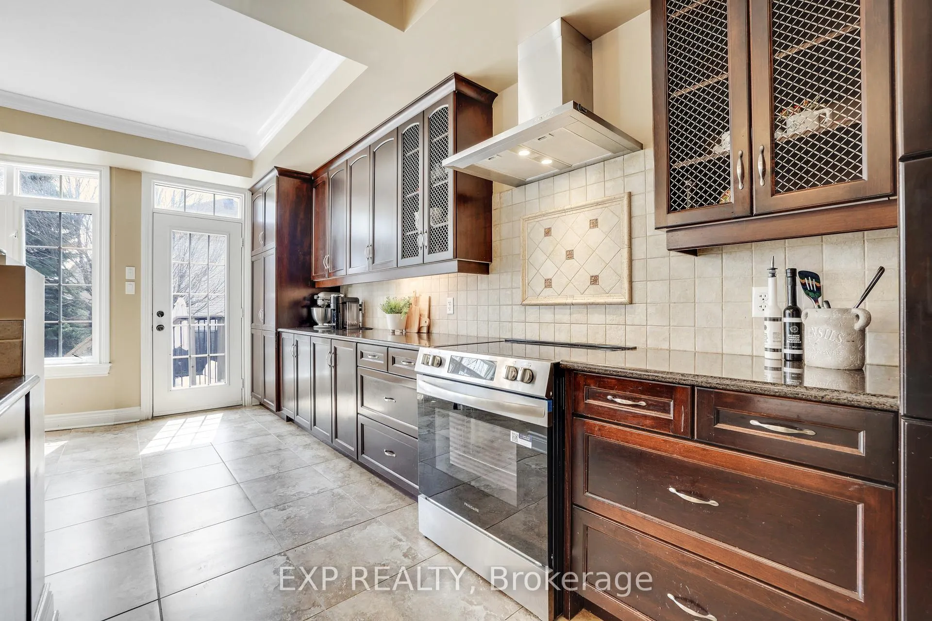 Photo 17 of 415 Dundonald Drive, Ottawa, Barrhaven - Stonebridge — HOMEH