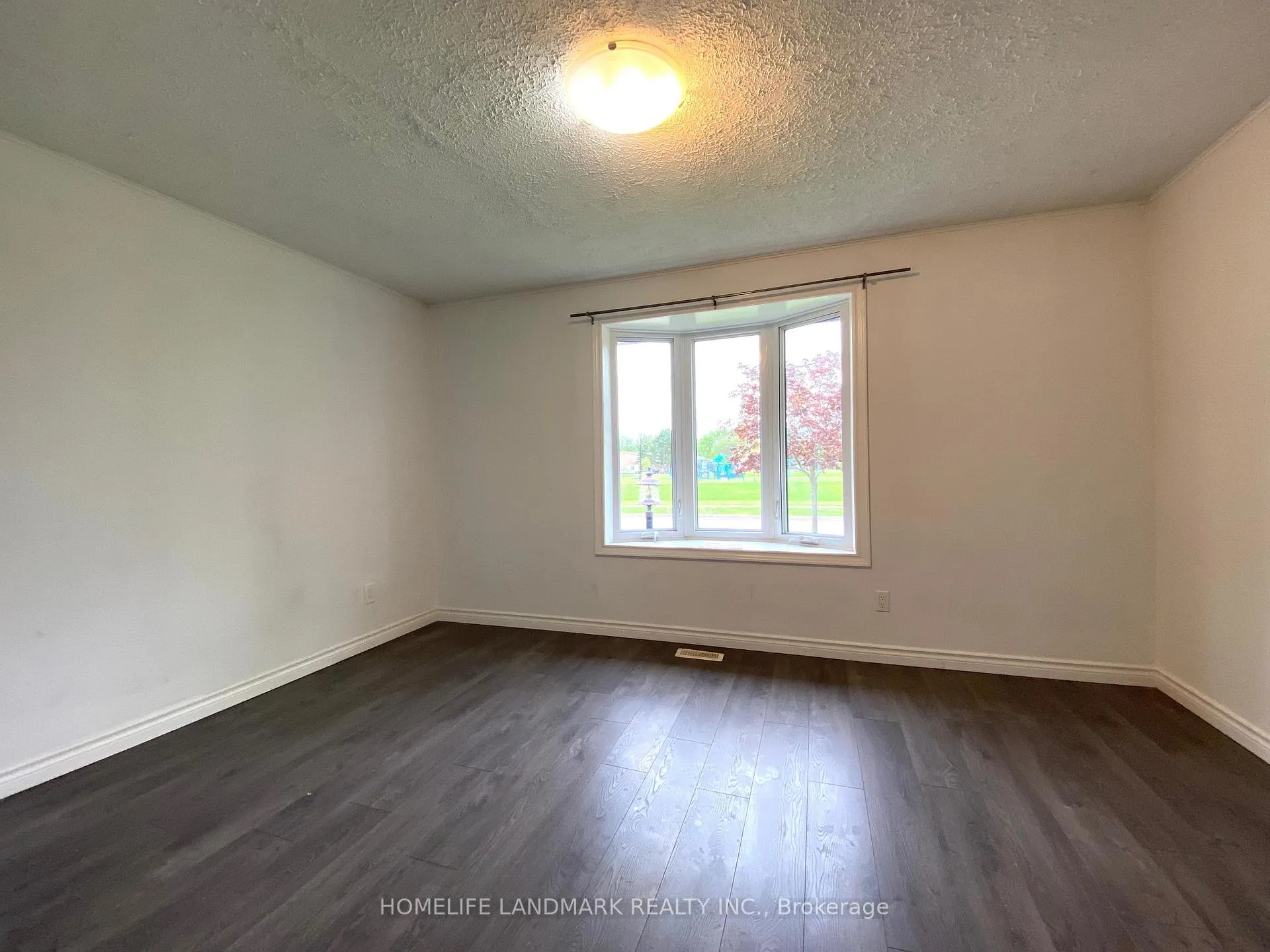 Photo 12 of 6986 Centennial Street, Niagara Falls, Arad/Fallsview — HOMEH