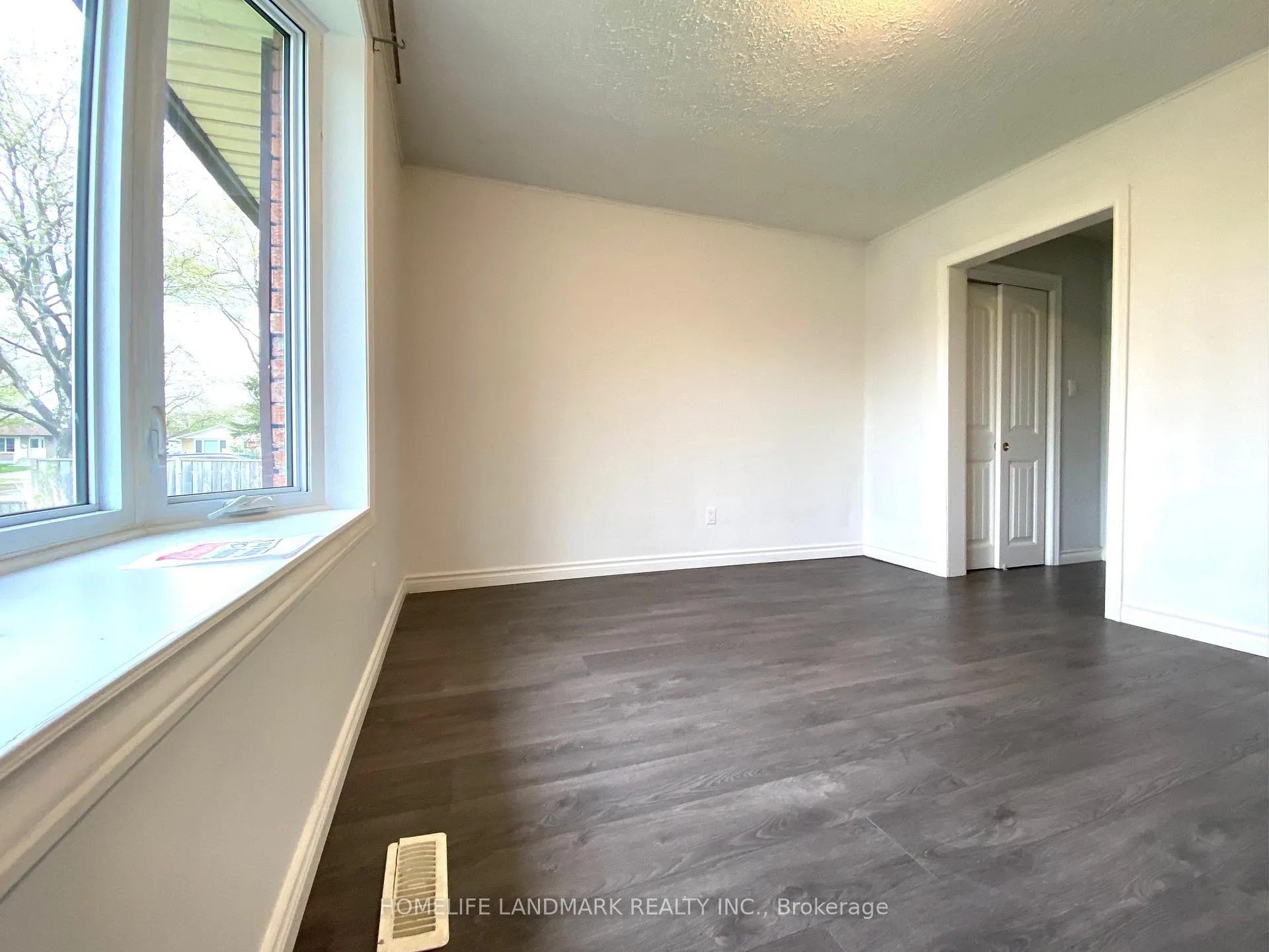 Photo 13 of 6986 Centennial Street, Niagara Falls, Arad/Fallsview — HOMEH