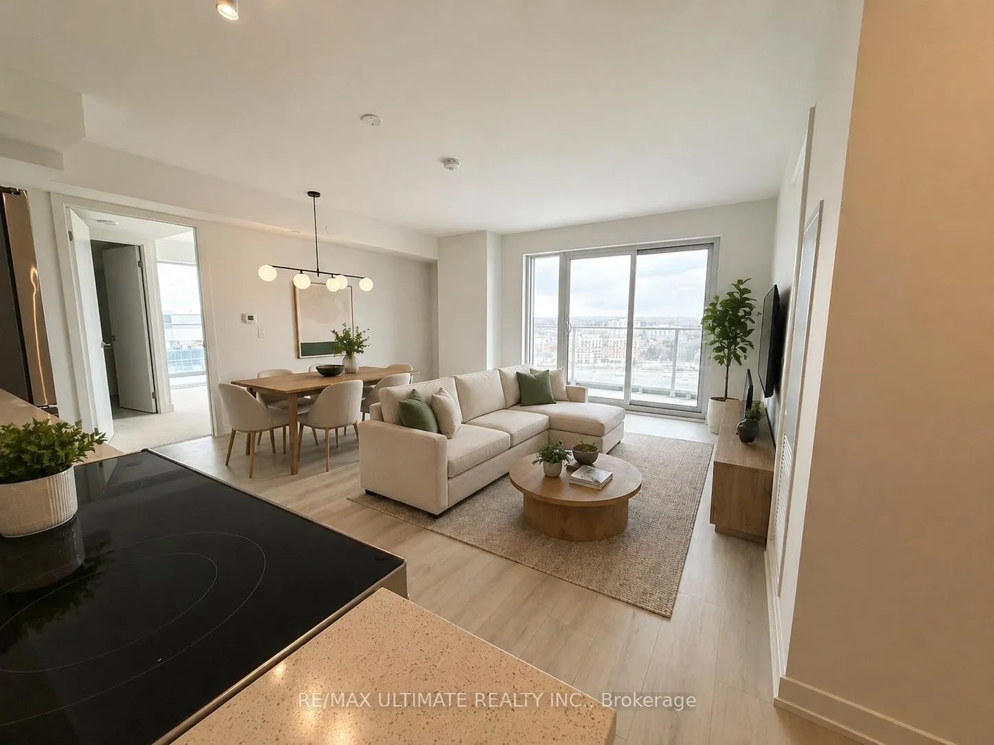 Photo 2 of Unit 1811, 1010 Sandy Beach Road, Pickering, Bay Ridges — HOMEH