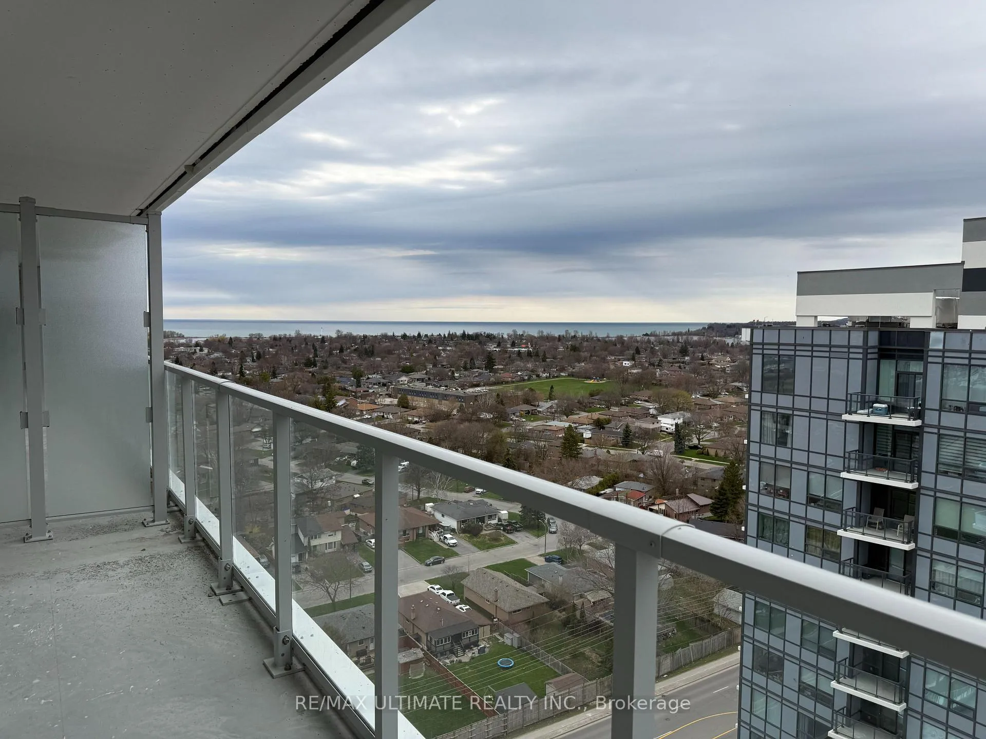 Photo 13 of Unit 1811, 1010 Sandy Beach Road, Pickering, Bay Ridges — HOMEH