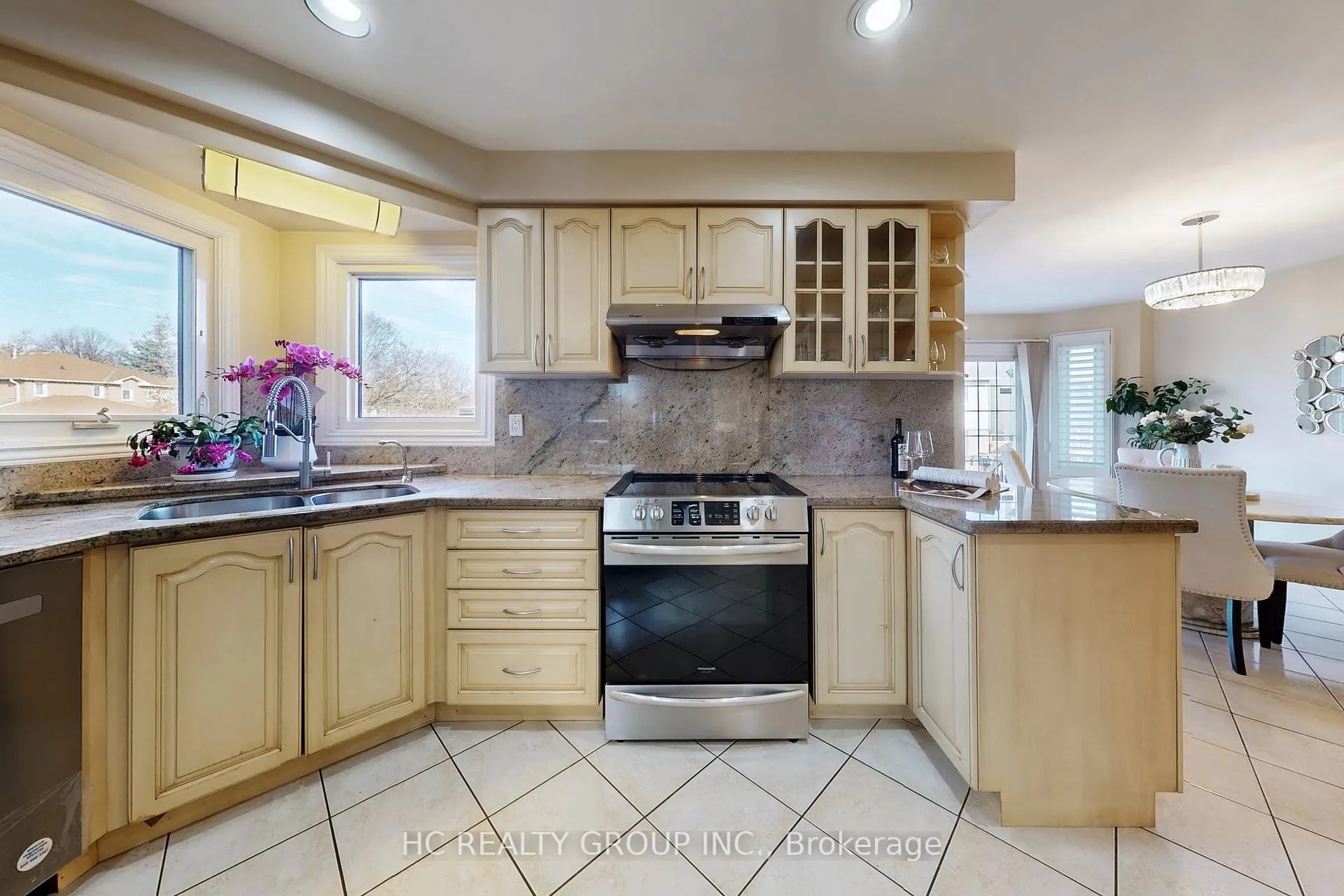 Photo 11 of 1 Atwood Court, Markham, Thornlea — HOMEH
