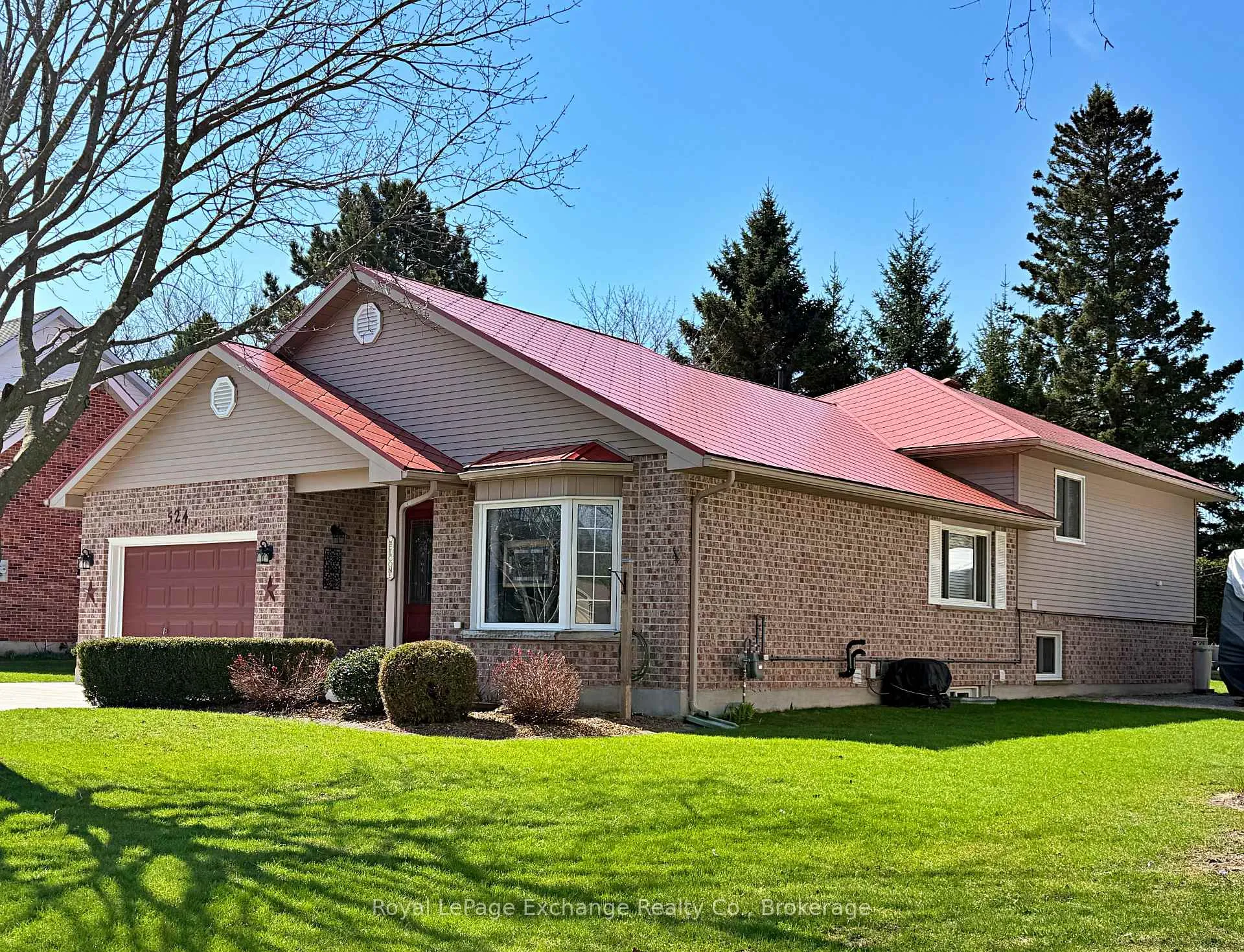 Photo 2 of 524 Lynden Crescent, Kincardine — HOMEH
