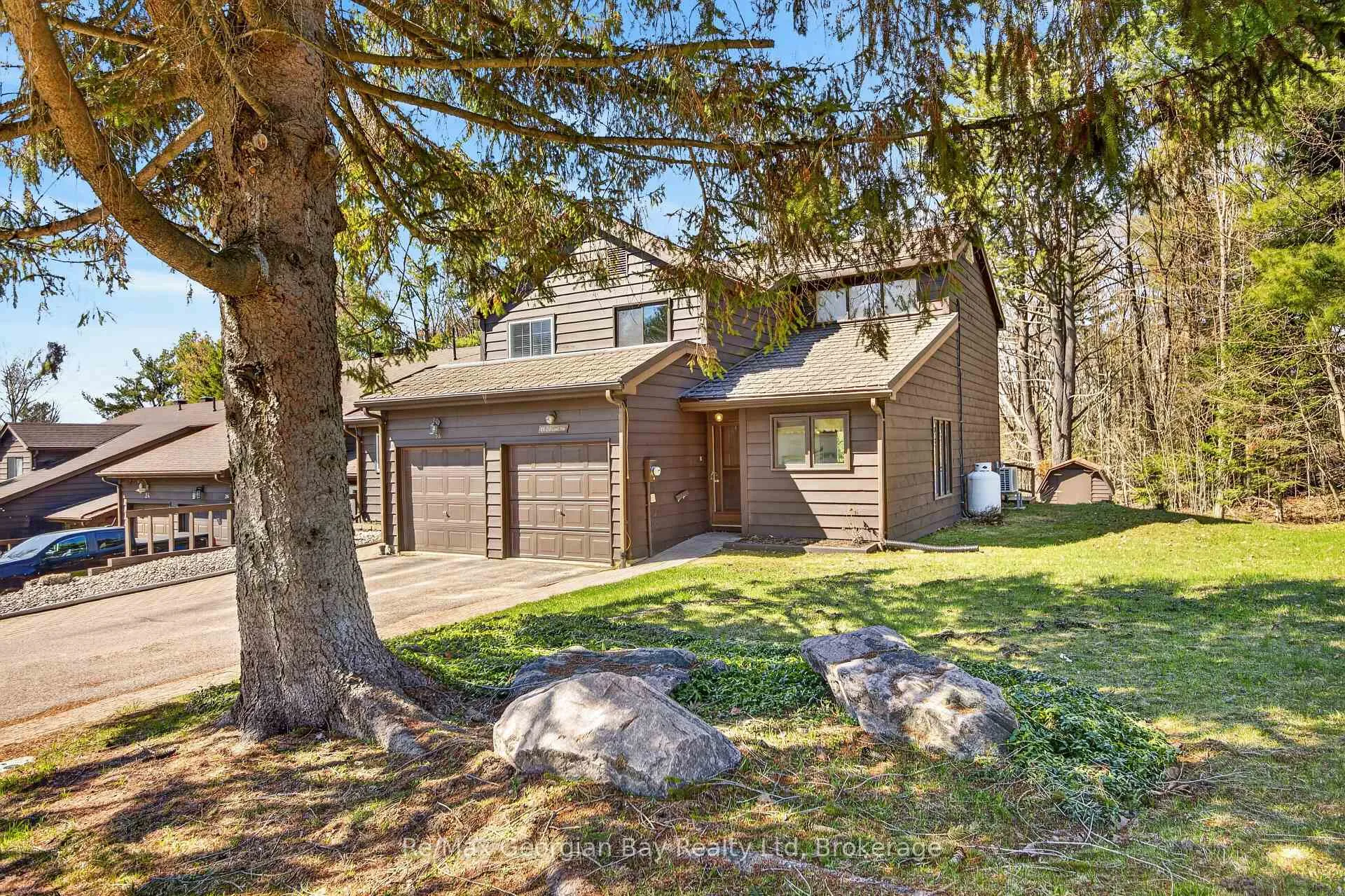 Photo 1 of 30 Oakwood Heights, Bracebridge, Macaulay — HOMEH