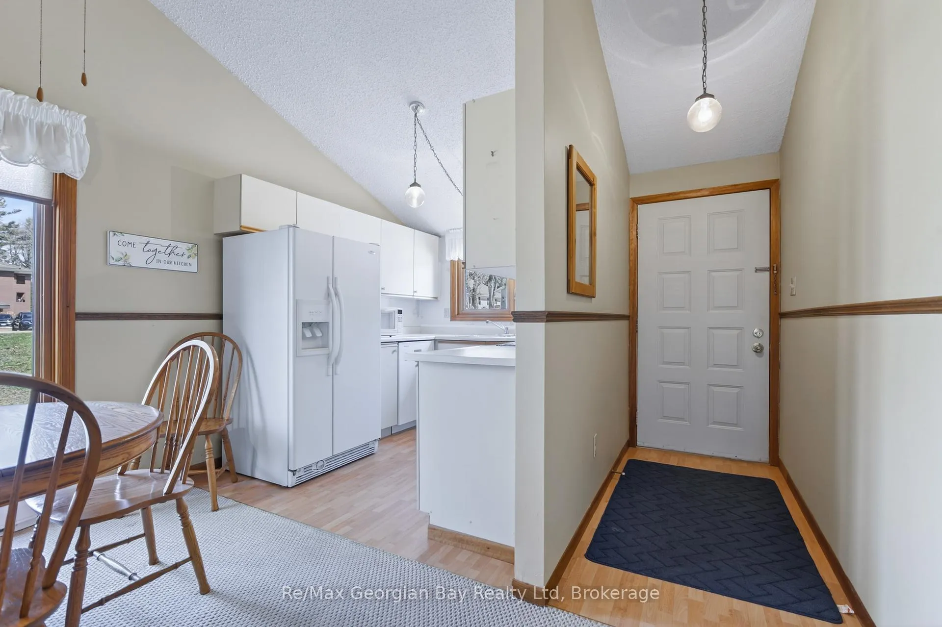 Photo 15 of 30 Oakwood Heights, Bracebridge, Macaulay — HOMEH