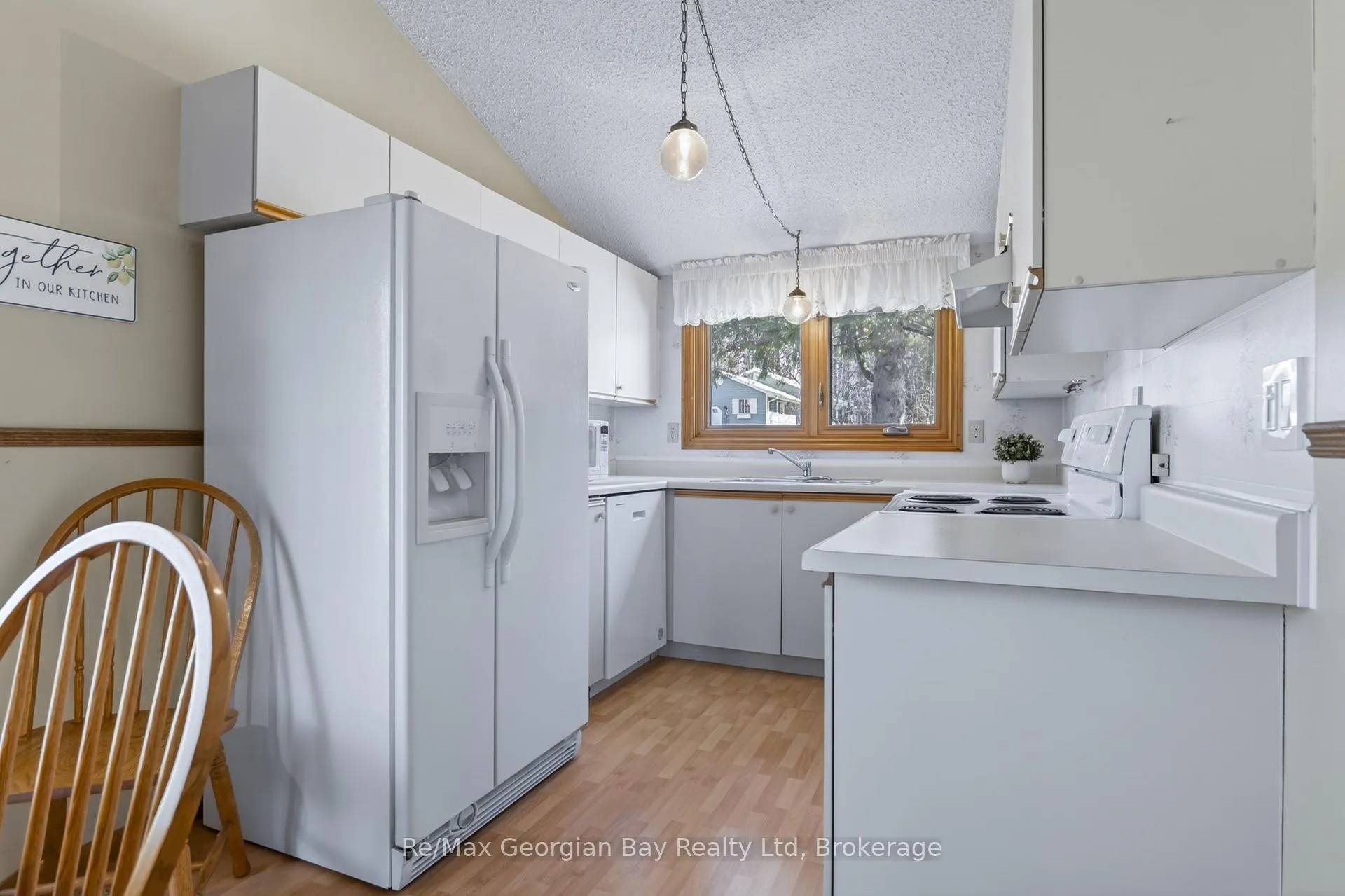 Photo 18 of 30 Oakwood Heights, Bracebridge, Macaulay — HOMEH