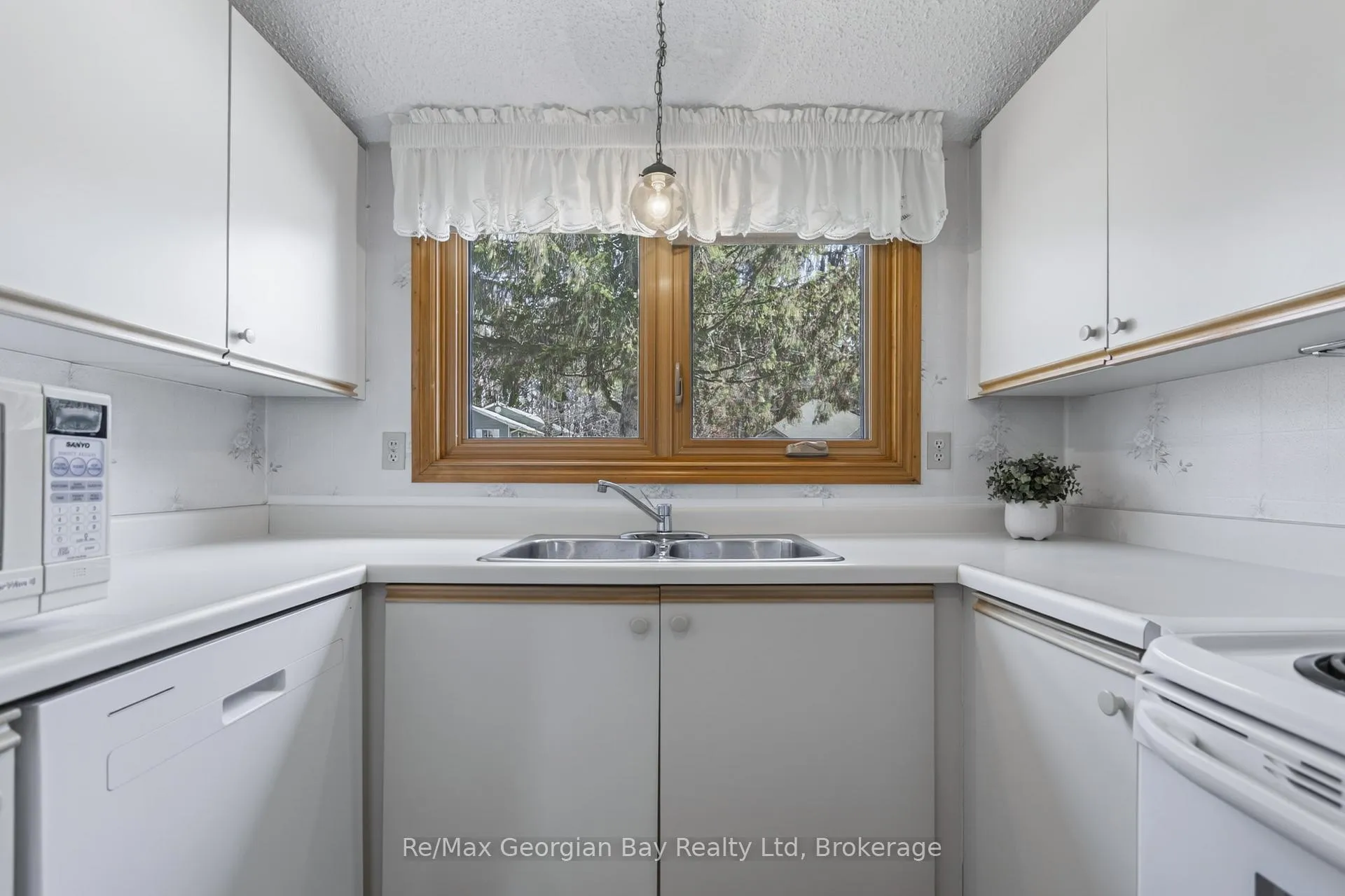 Photo 21 of 30 Oakwood Heights, Bracebridge, Macaulay — HOMEH