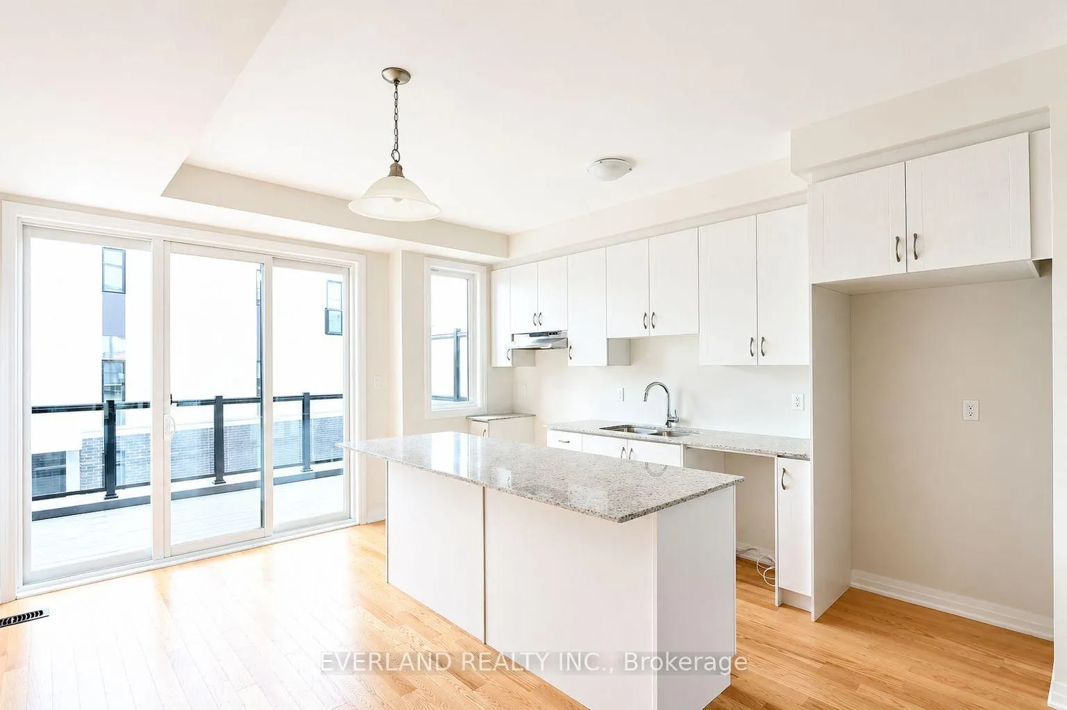Photo 5 of 1667 Bur Oak Avenue, Markham, Wismer — HOMEH
