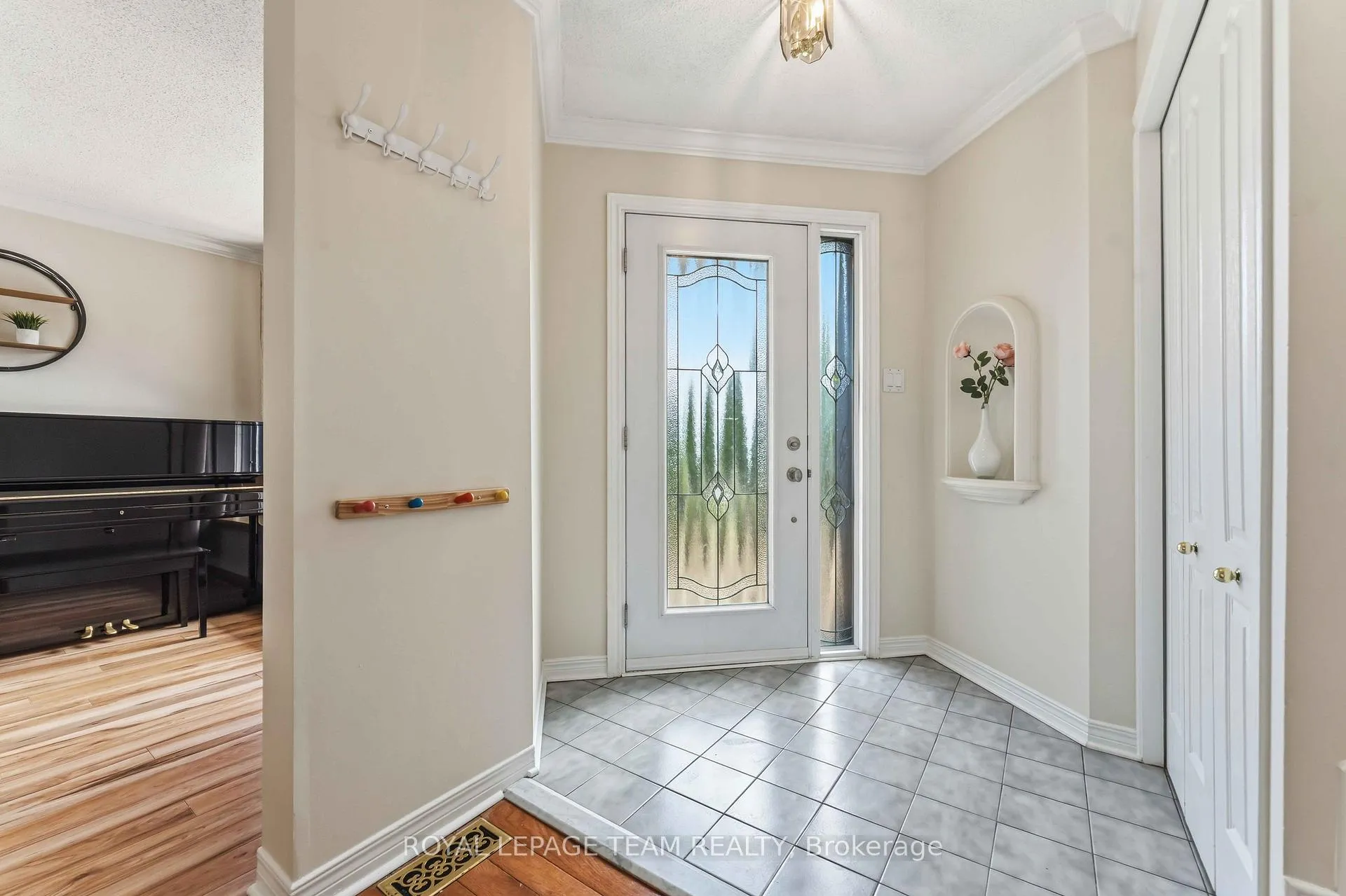 Photo 5 of 86 Sai Crescent, Ottawa, Hunt Club Park — HOMEH