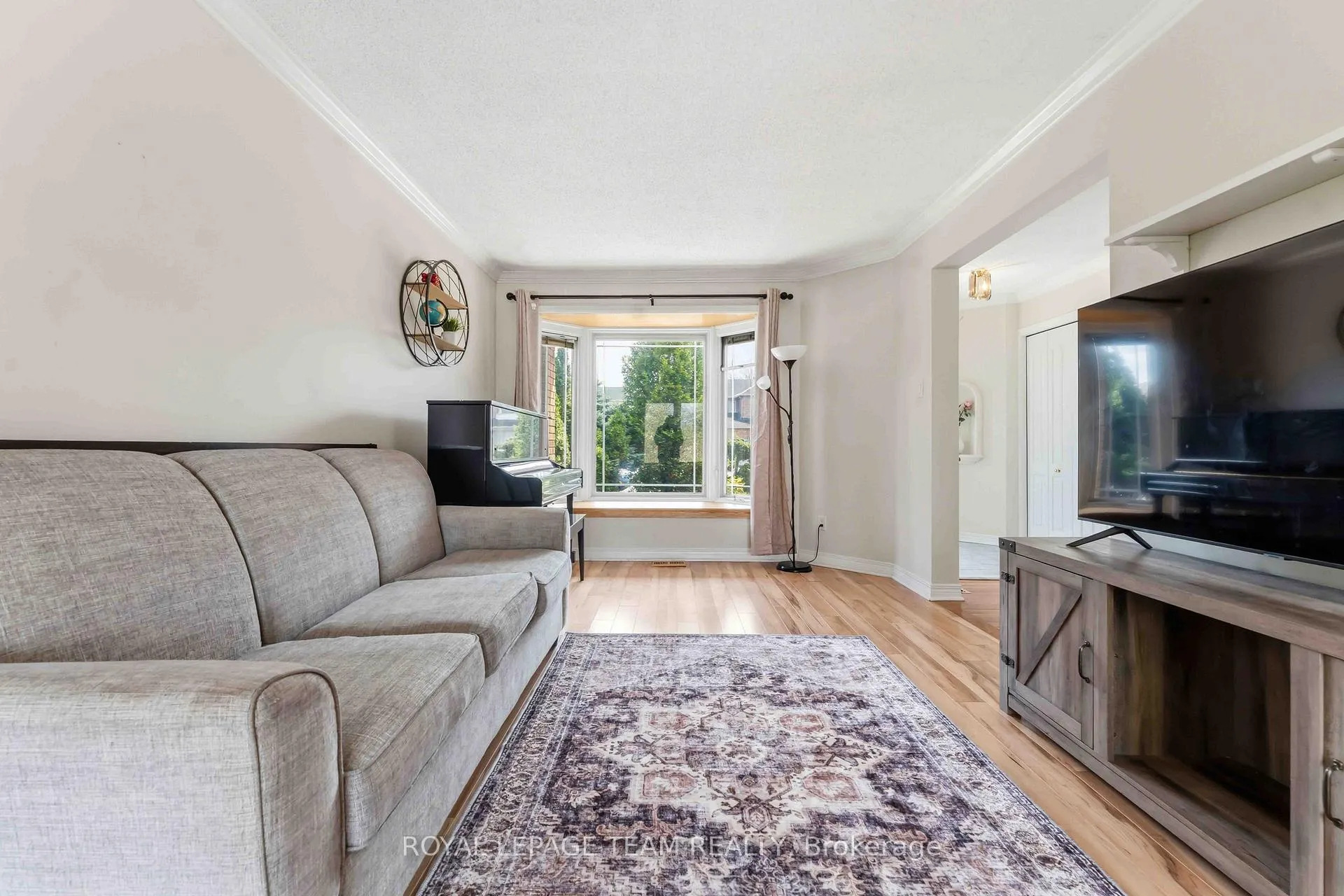 Photo 8 of 86 Sai Crescent, Ottawa, Hunt Club Park — HOMEH