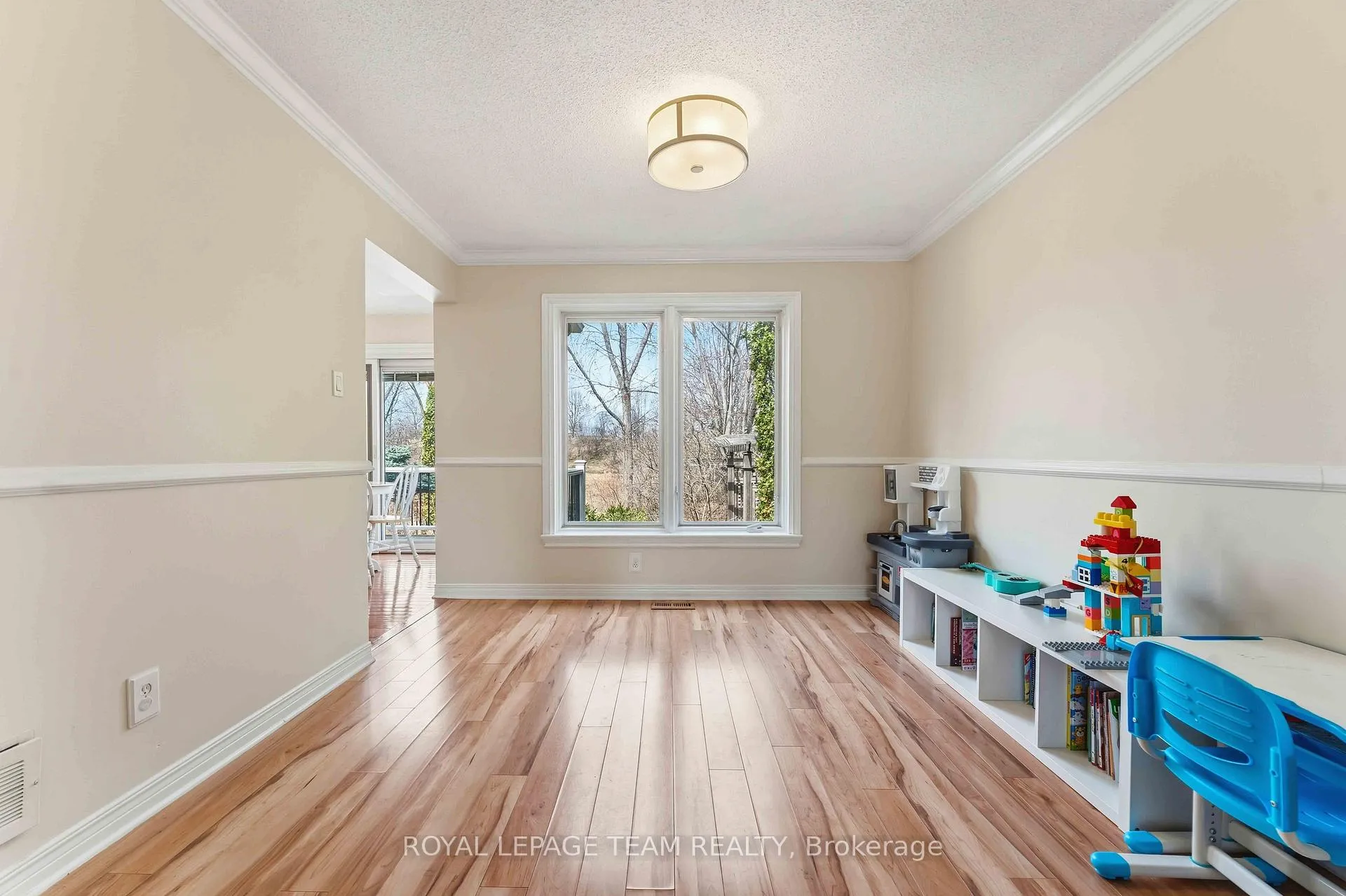 Photo 10 of 86 Sai Crescent, Ottawa, Hunt Club Park — HOMEH