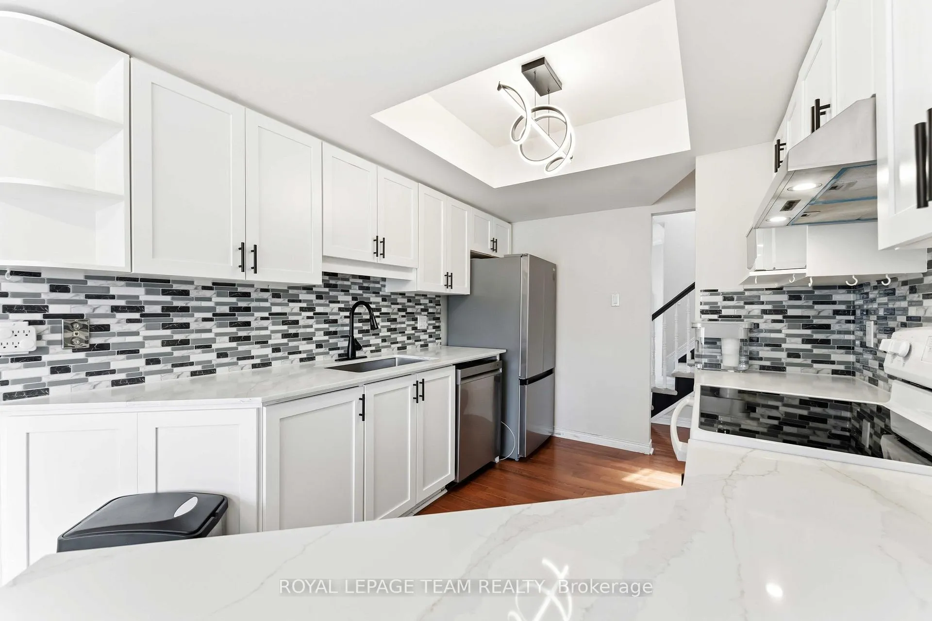 Photo 15 of 86 Sai Crescent, Ottawa, Hunt Club Park — HOMEH