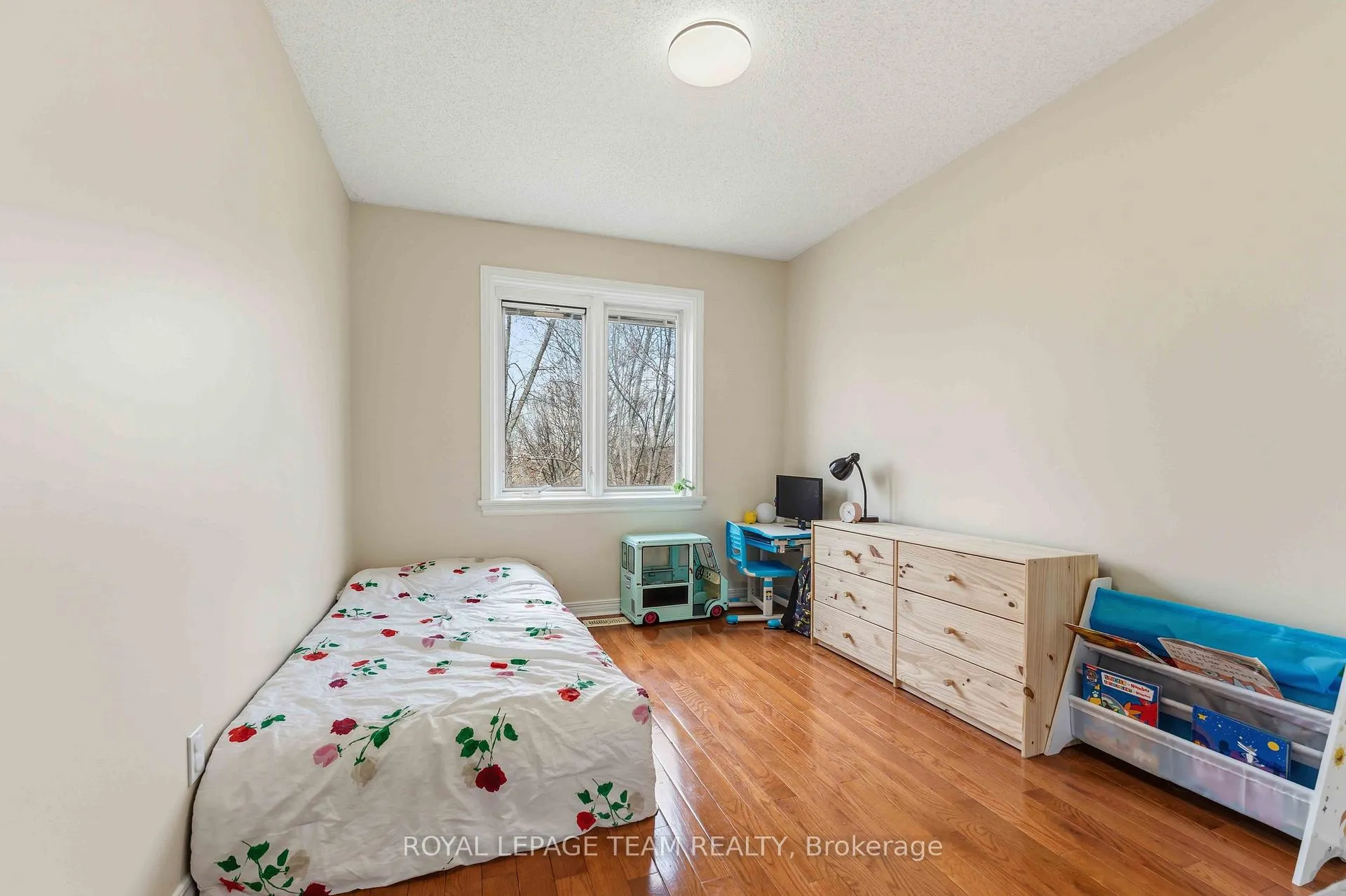 Photo 23 of 86 Sai Crescent, Ottawa, Hunt Club Park — HOMEH