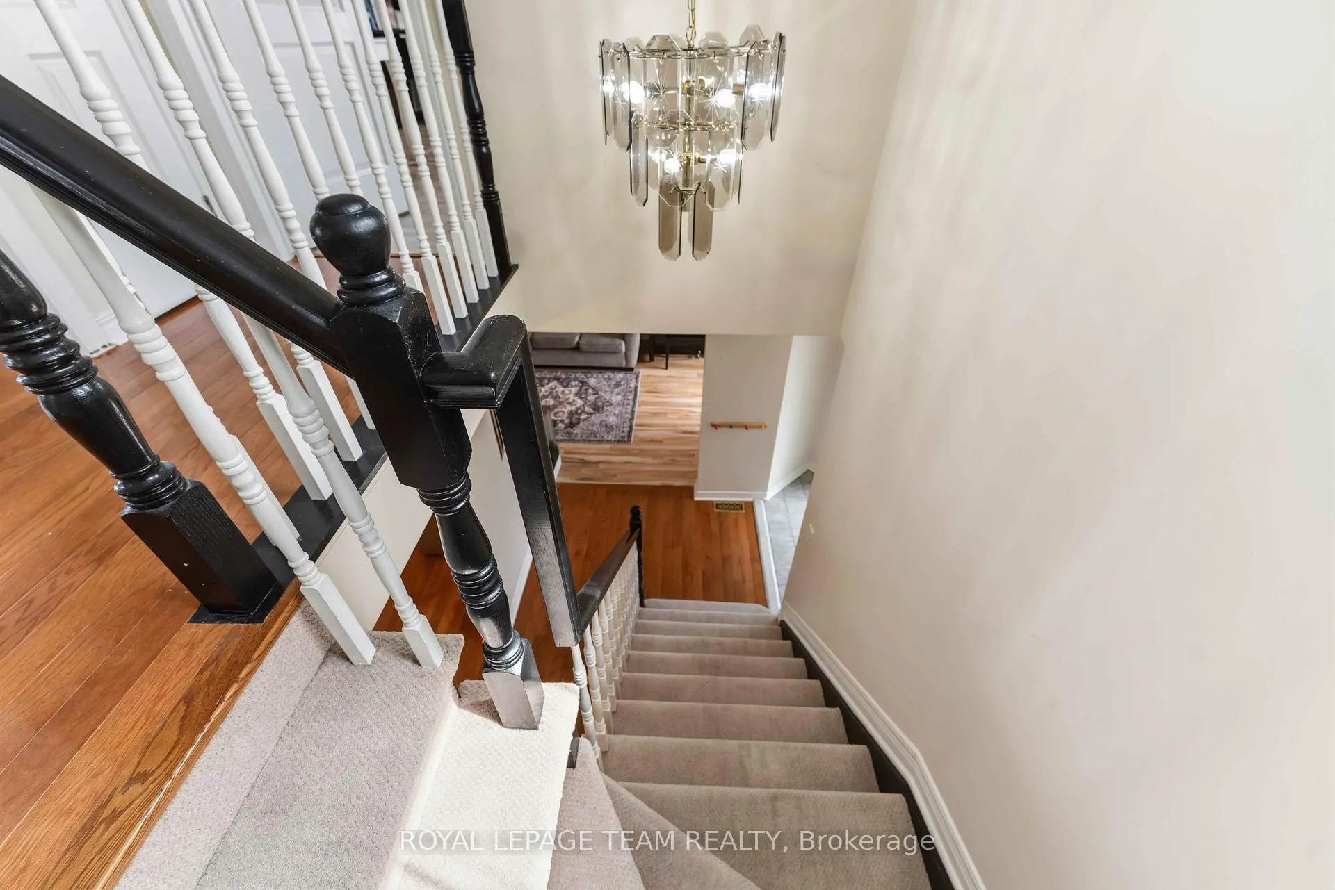 Photo 24 of 86 Sai Crescent, Ottawa, Hunt Club Park — HOMEH