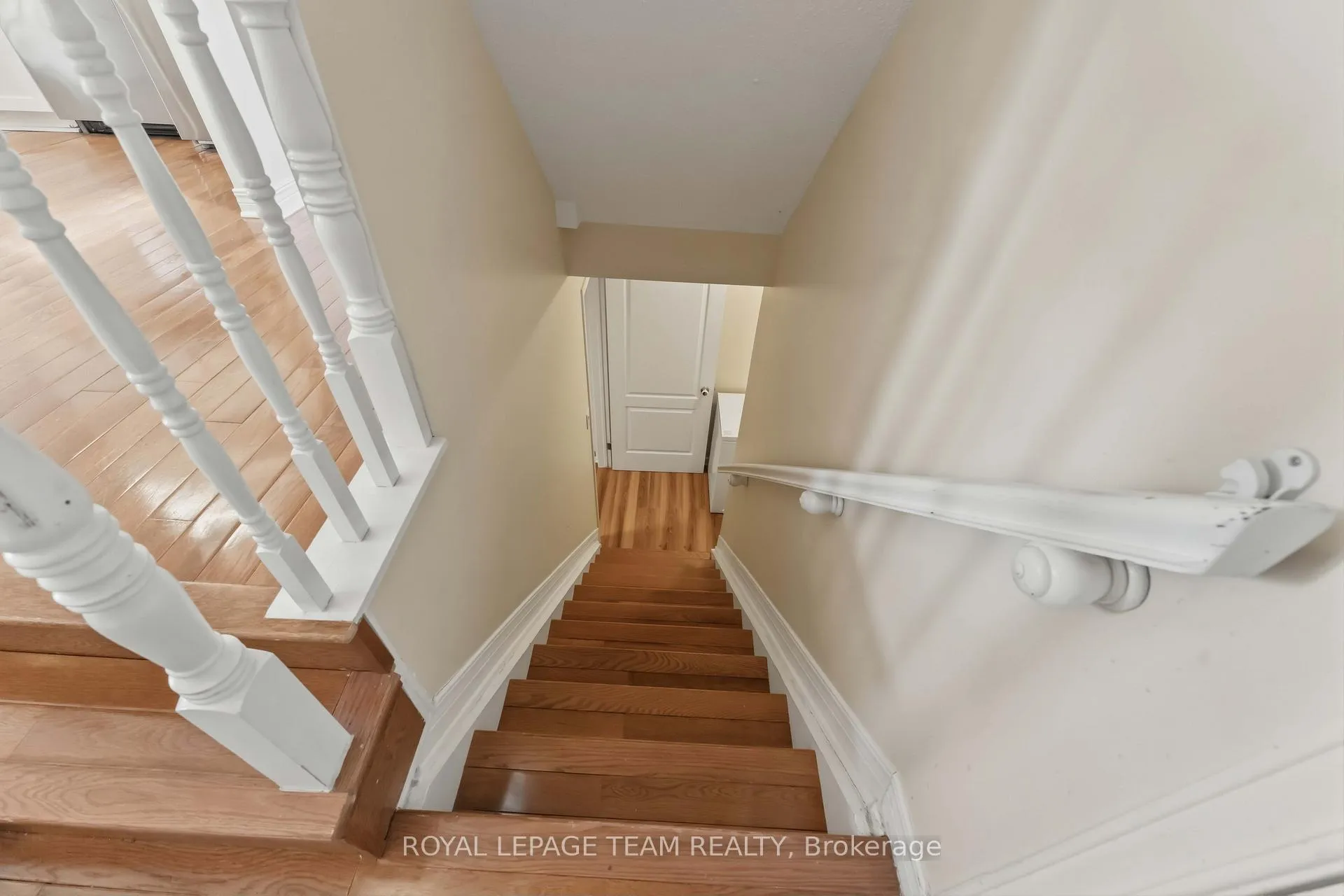 Photo 31 of 86 Sai Crescent, Ottawa, Hunt Club Park — HOMEH