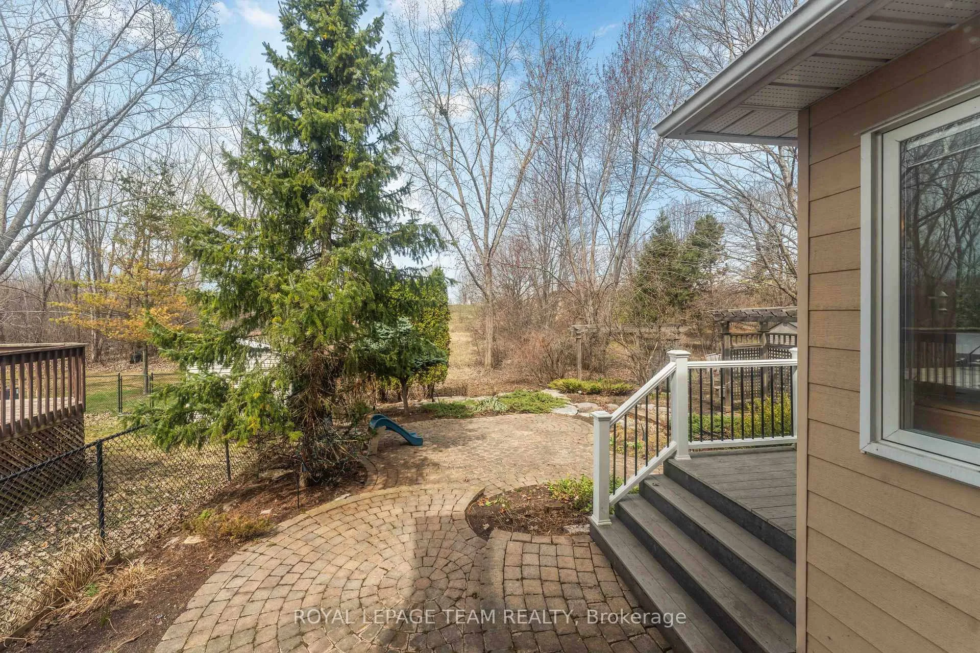 Photo 36 of 86 Sai Crescent, Ottawa, Hunt Club Park — HOMEH