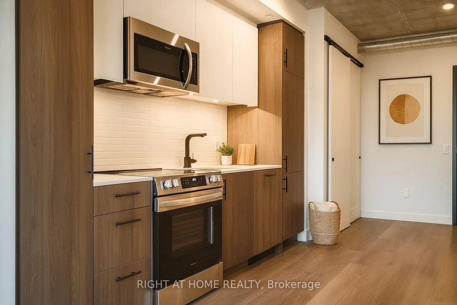 Photo 4 of Unit 603, 10 James Street, Ottawa, Ottawa Centre — HOMEH