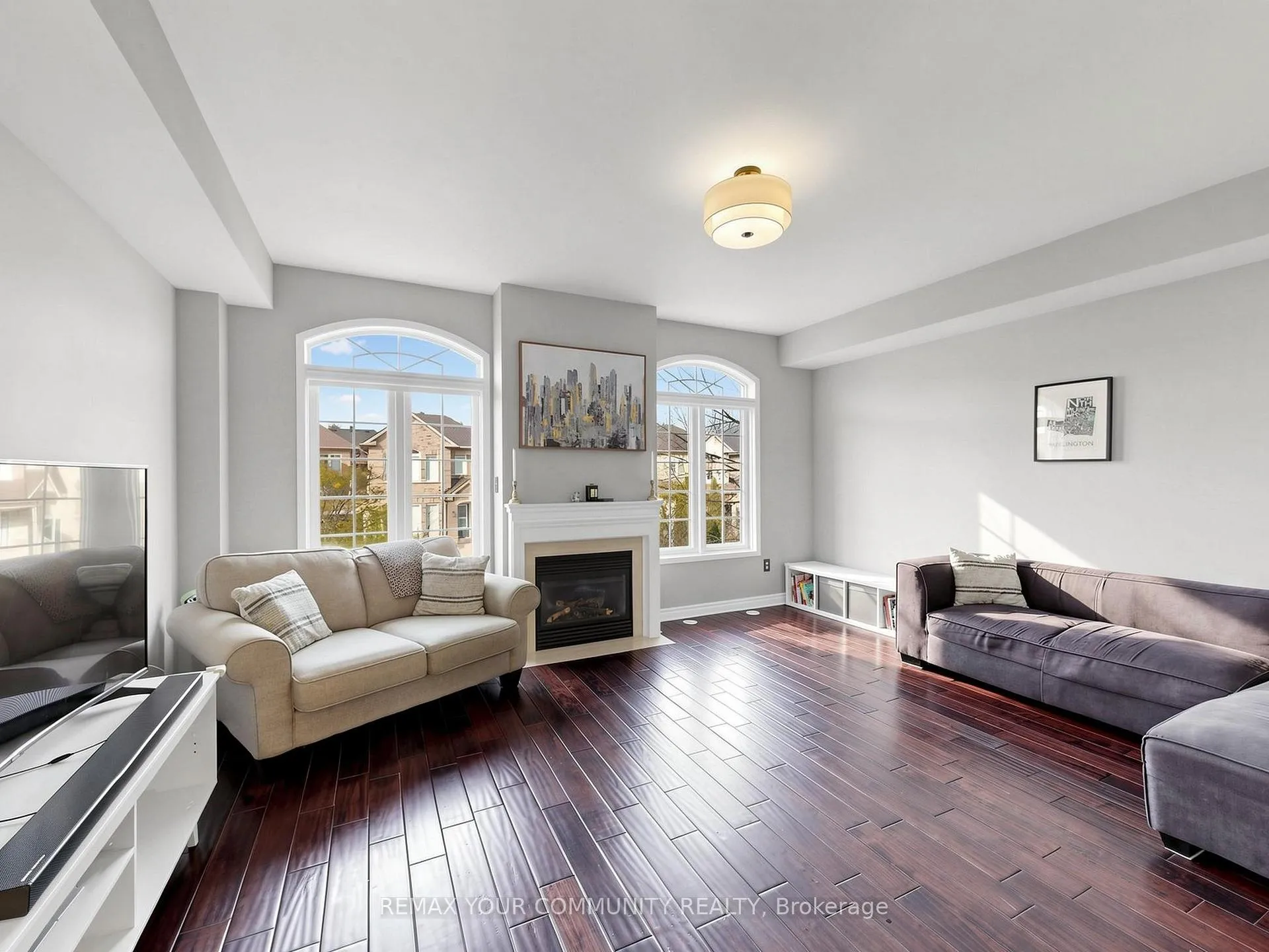 Photo 9 of 2327 Sutton Drive, Burlington, Orchard — HOMEH
