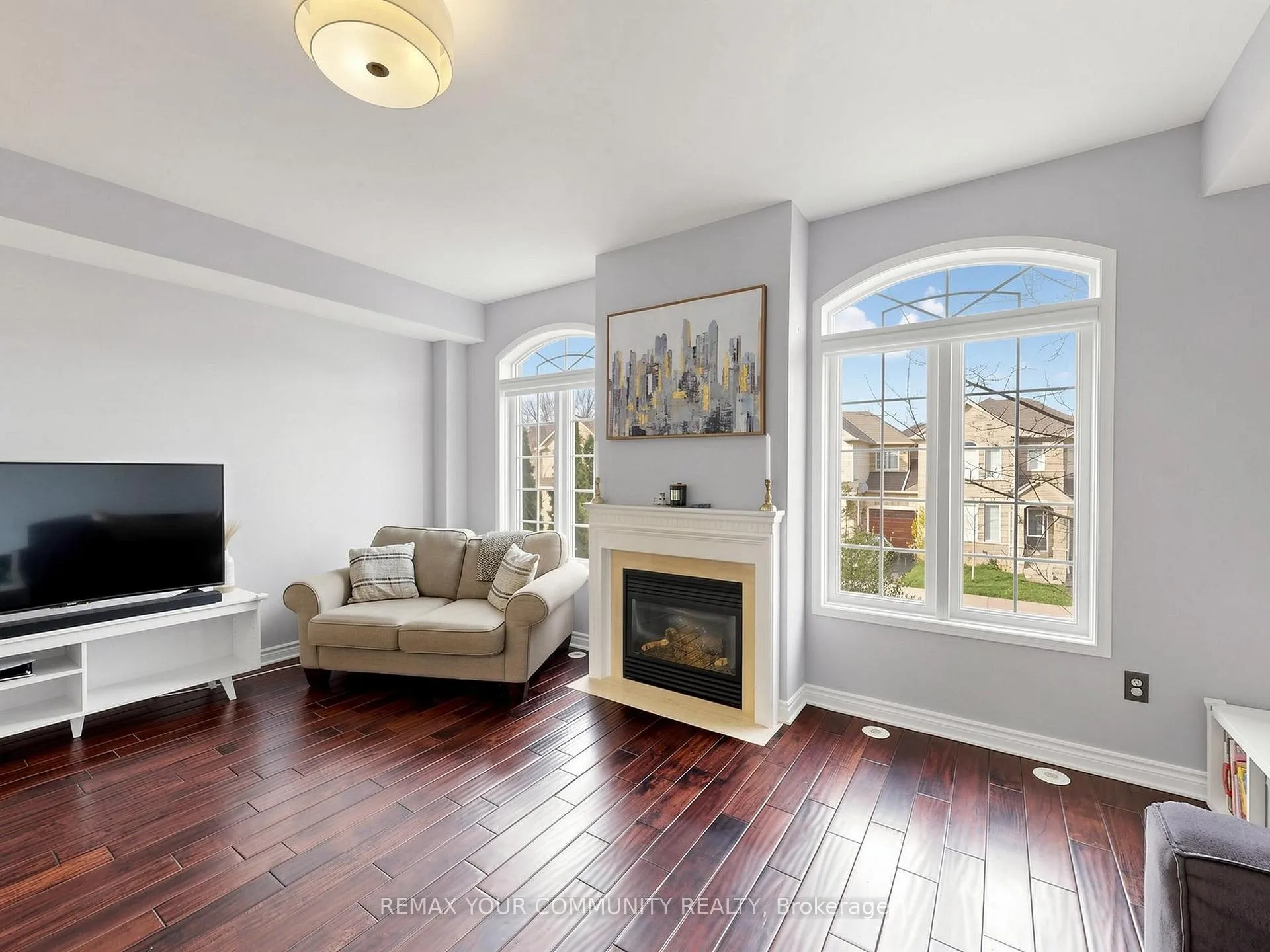 Photo 11 of 2327 Sutton Drive, Burlington, Orchard — HOMEH