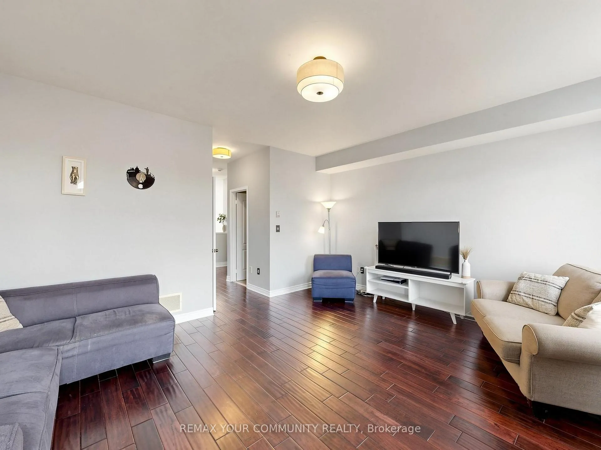 Photo 12 of 2327 Sutton Drive, Burlington, Orchard — HOMEH