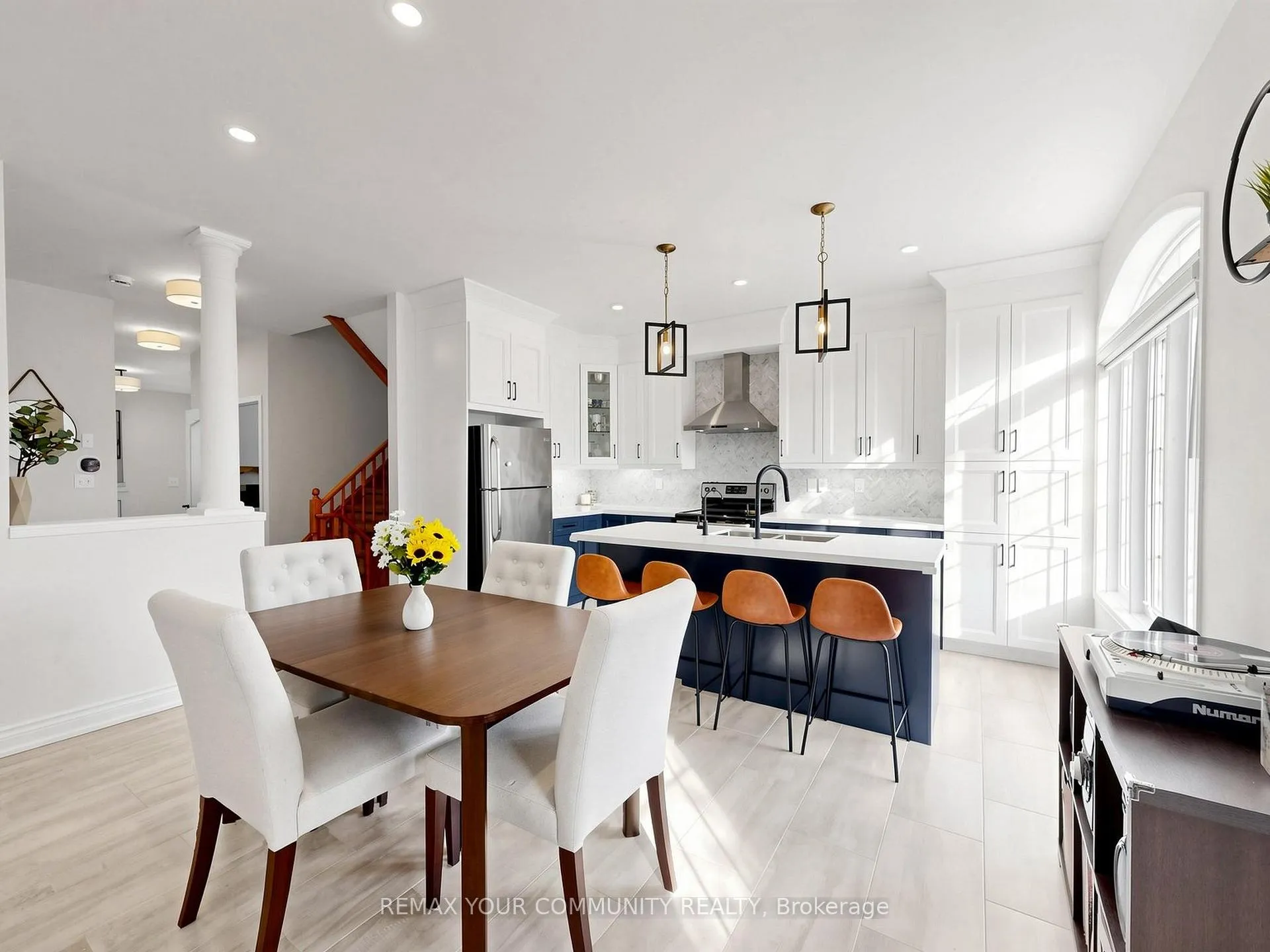 Photo 19 of 2327 Sutton Drive, Burlington, Orchard — HOMEH