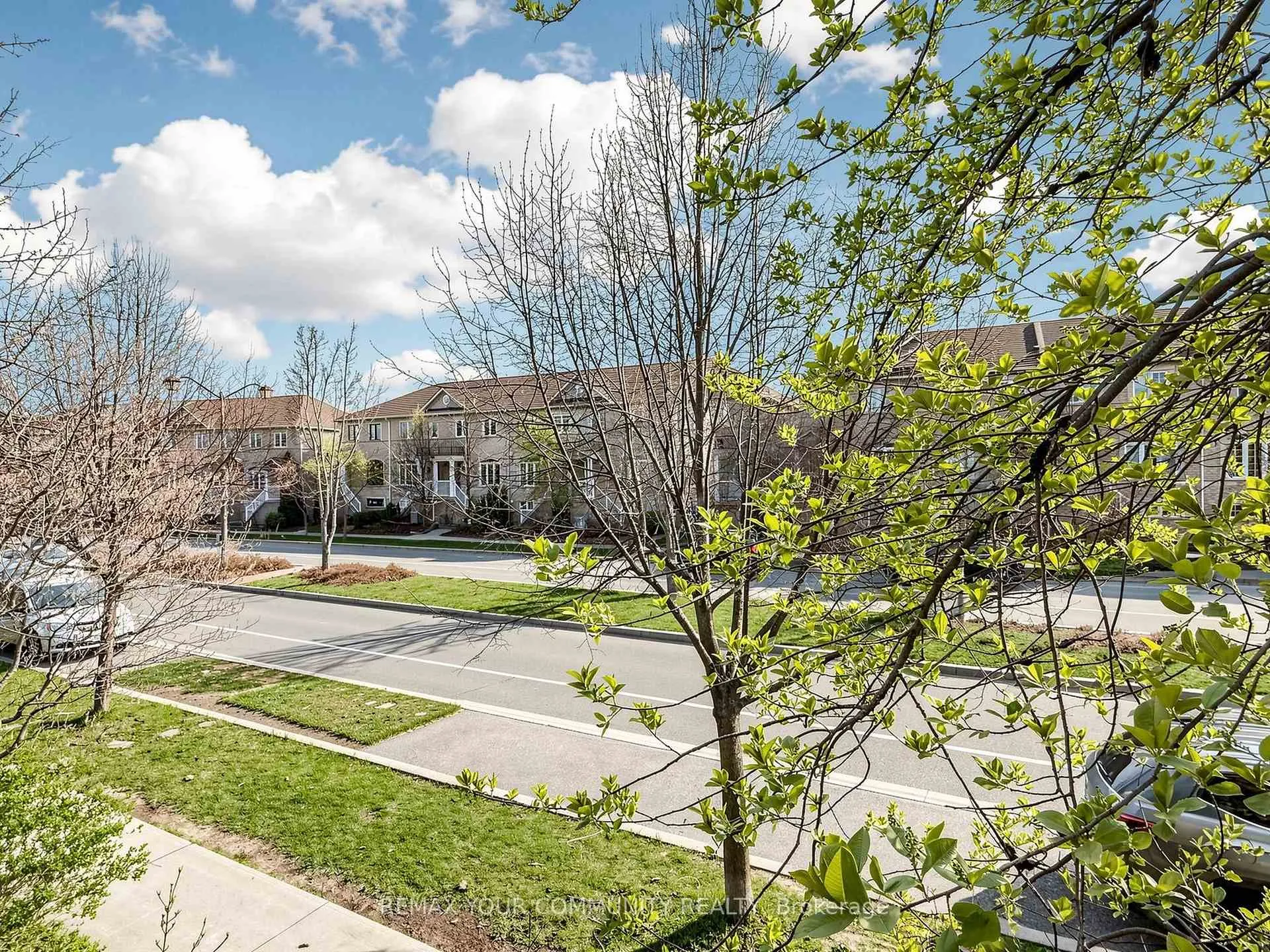 Photo 43 of 2327 Sutton Drive, Burlington, Orchard — HOMEH