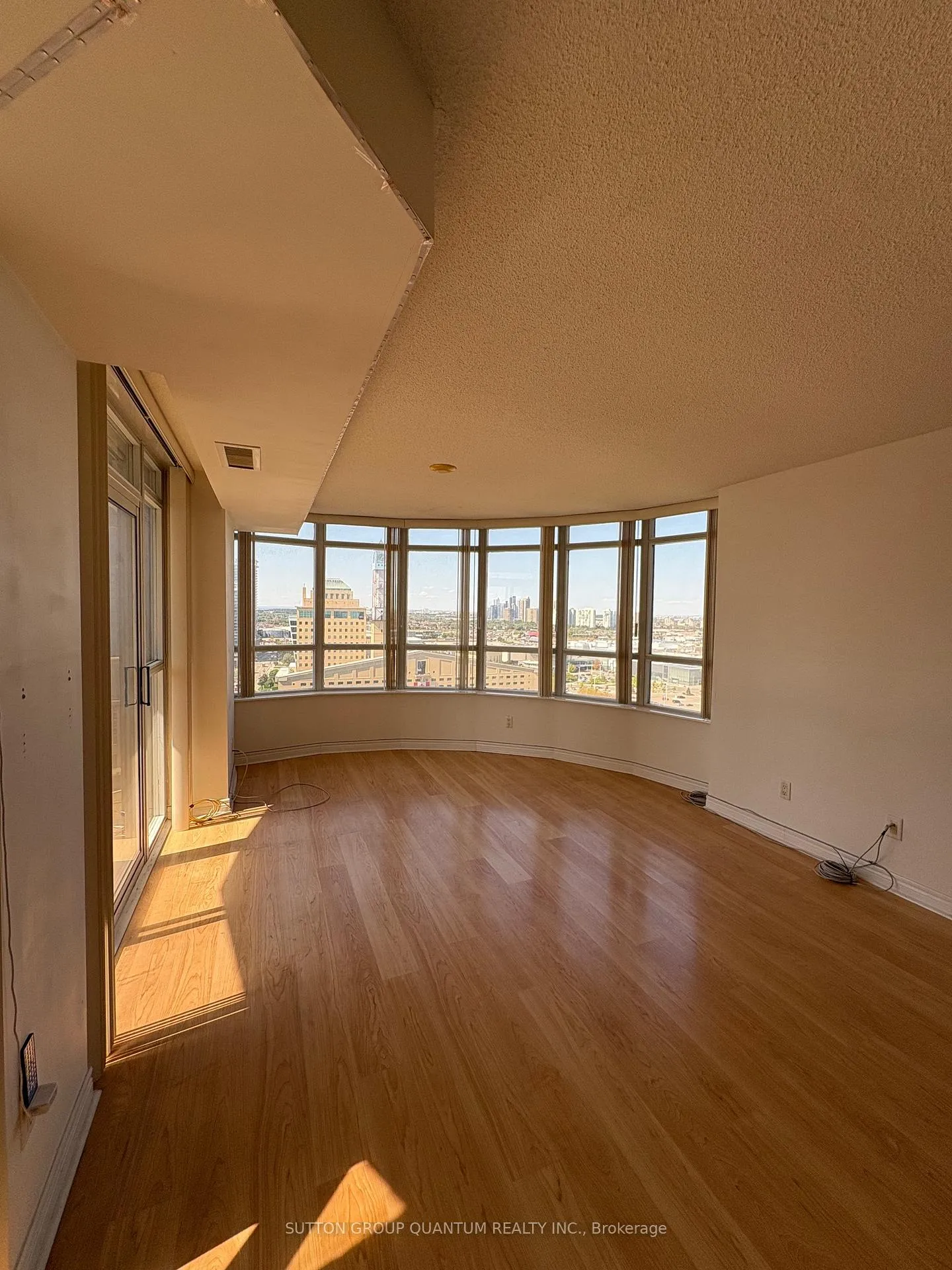 Front of Unit 2102, 310 Burnhamthorpe Road W