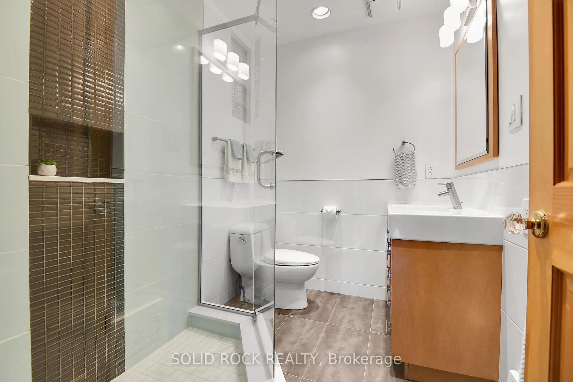 Photo 32 of 32 Clarendon Avenue, Ottawa, Ottawa West — HOMEH