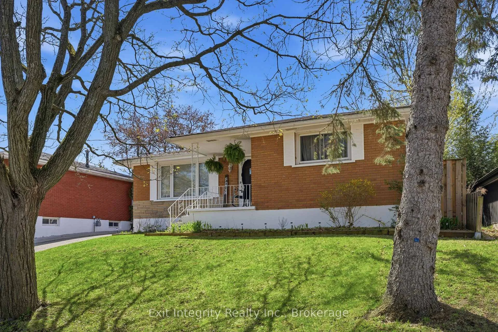 Photo 2 of 4 Howard Street, Norfolk, Simcoe — HOMEH