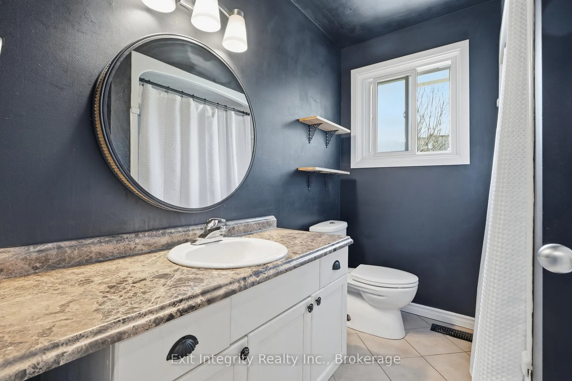 Photo 12 of 4 Howard Street, Norfolk, Simcoe — HOMEH