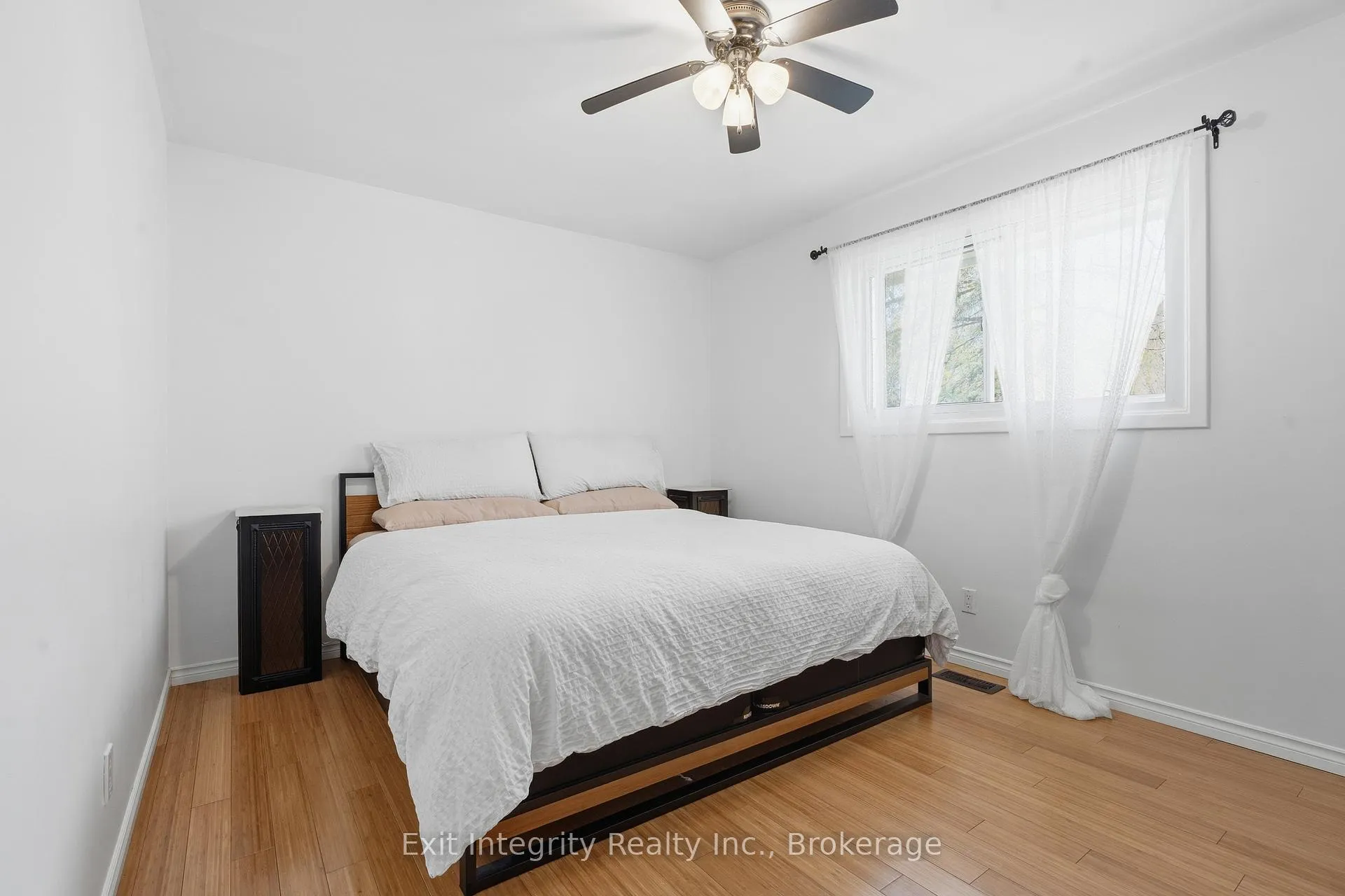Photo 15 of 4 Howard Street, Norfolk, Simcoe — HOMEH