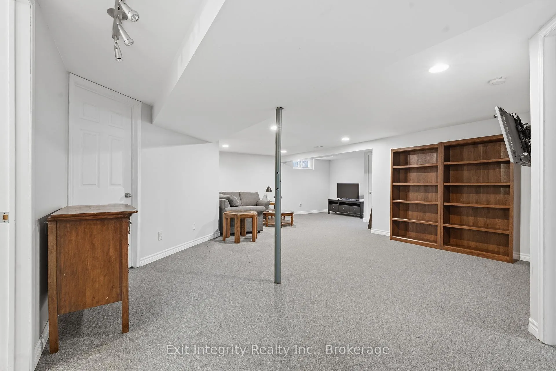 Photo 20 of 4 Howard Street, Norfolk, Simcoe — HOMEH
