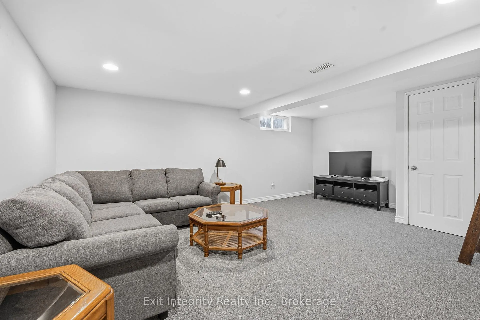 Photo 21 of 4 Howard Street, Norfolk, Simcoe — HOMEH