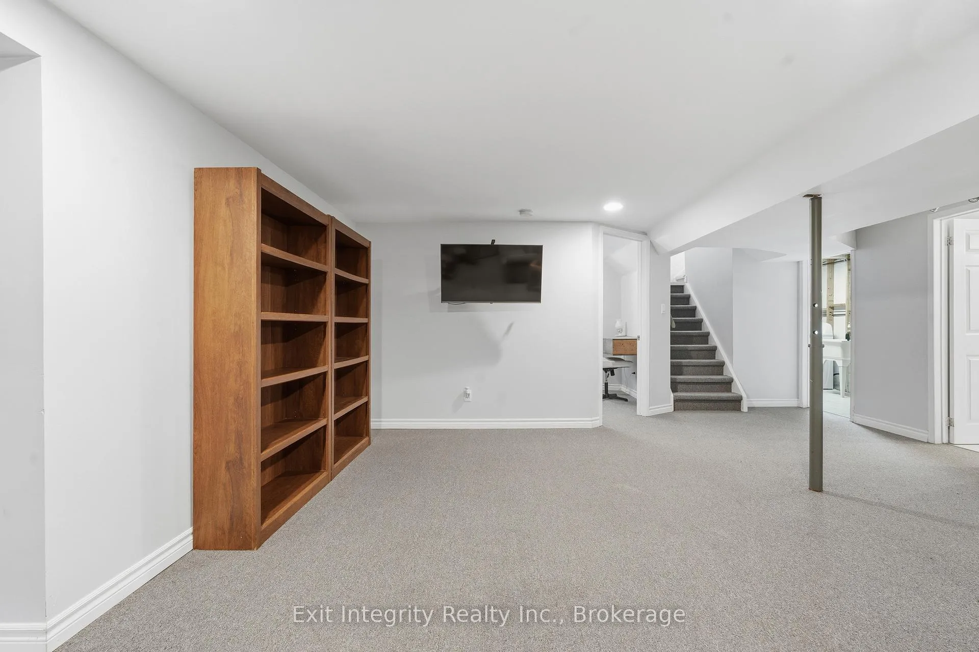Photo 23 of 4 Howard Street, Norfolk, Simcoe — HOMEH
