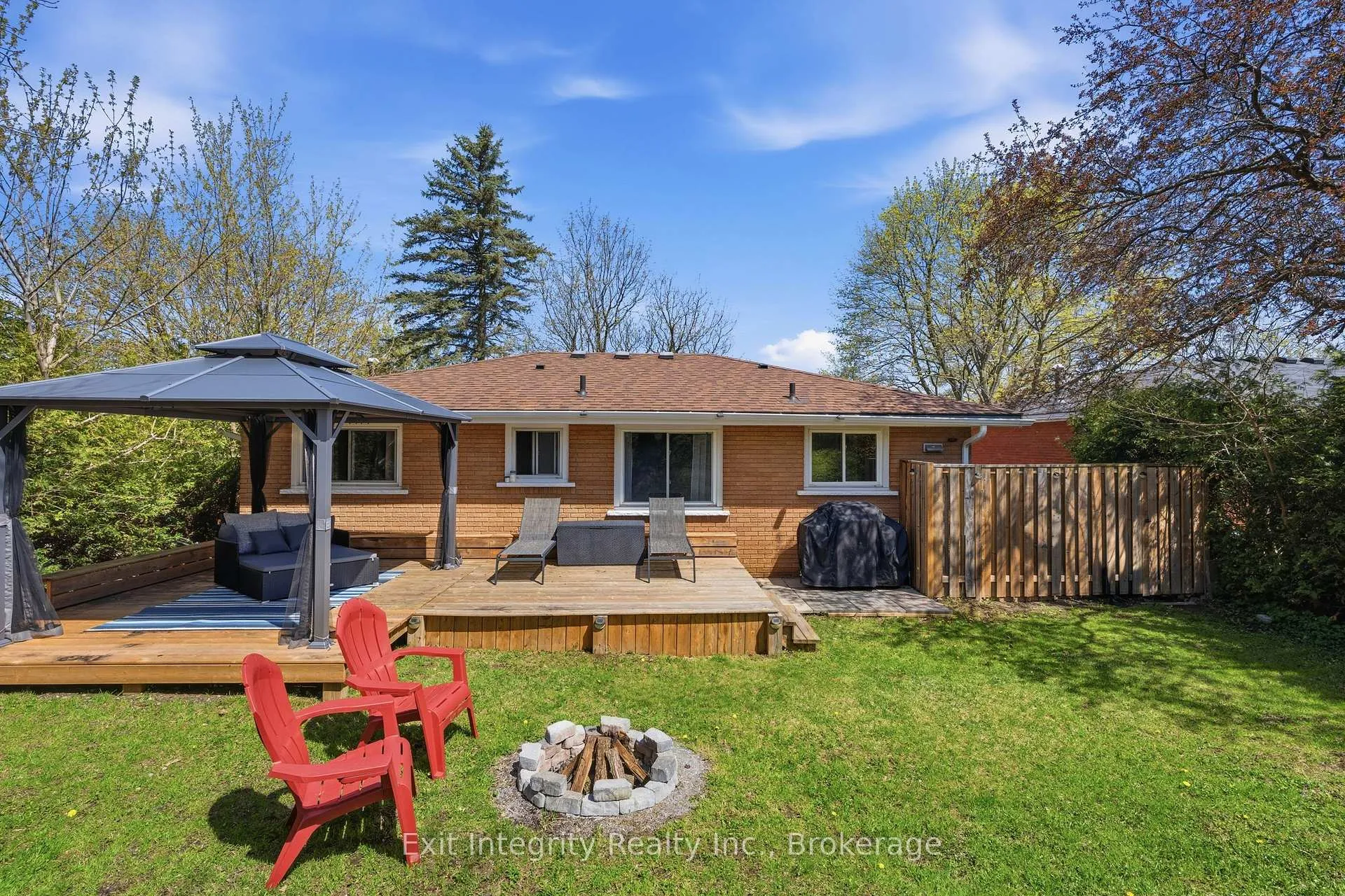 Photo 32 of 4 Howard Street, Norfolk, Simcoe — HOMEH