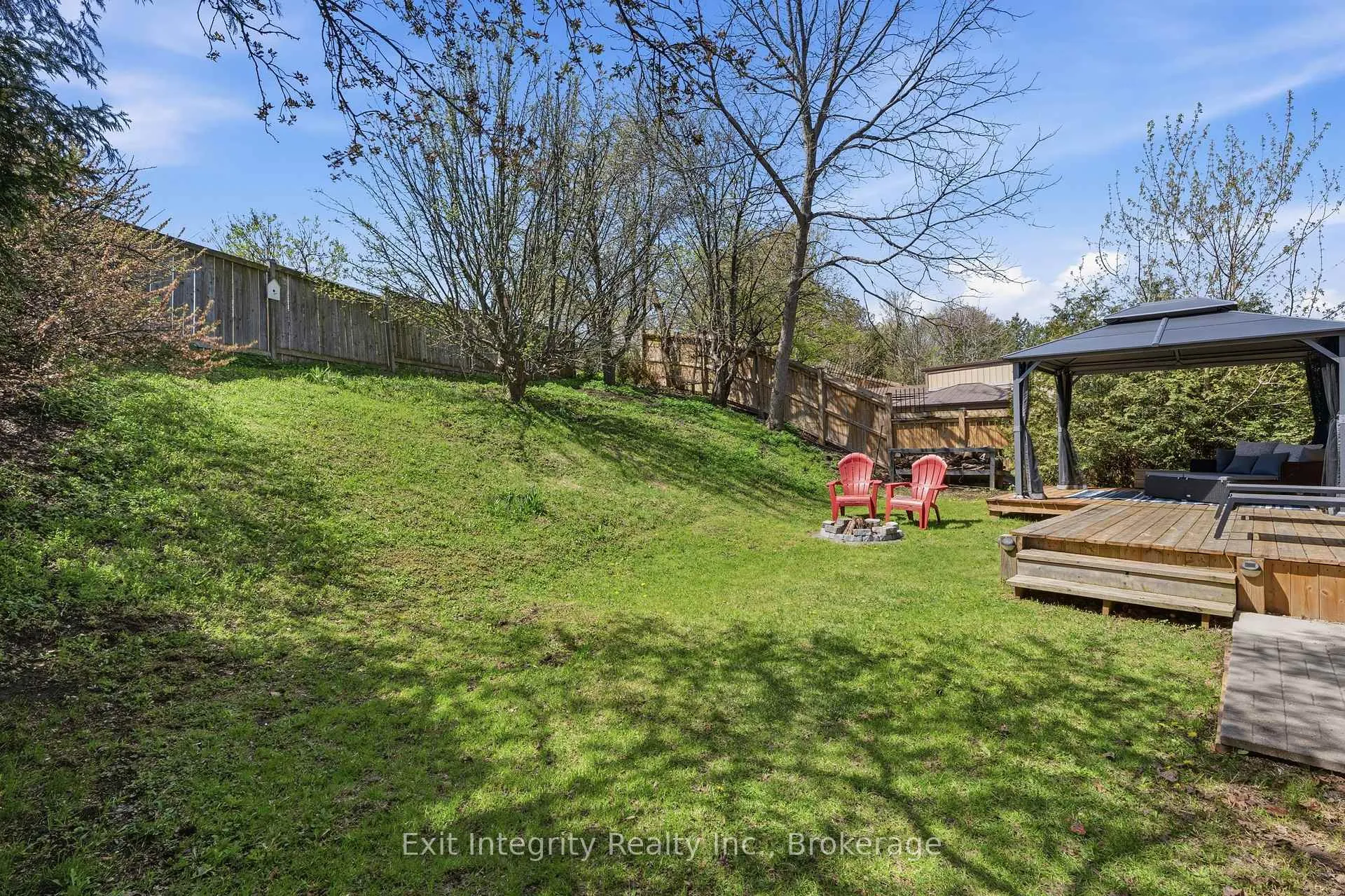 Photo 34 of 4 Howard Street, Norfolk, Simcoe — HOMEH