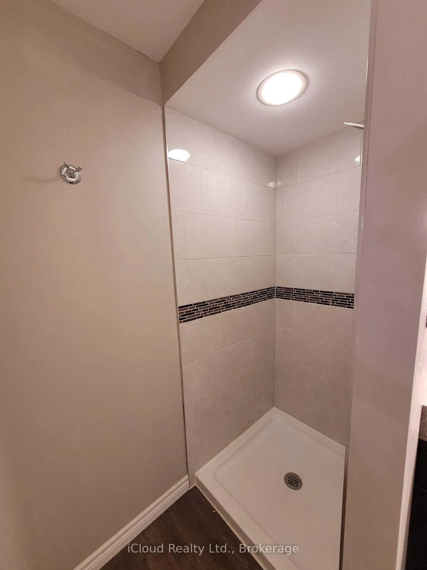 Photo 3 of 3103 Harris-Basement Crescent, Mississauga, Meadowvale — HOMEH