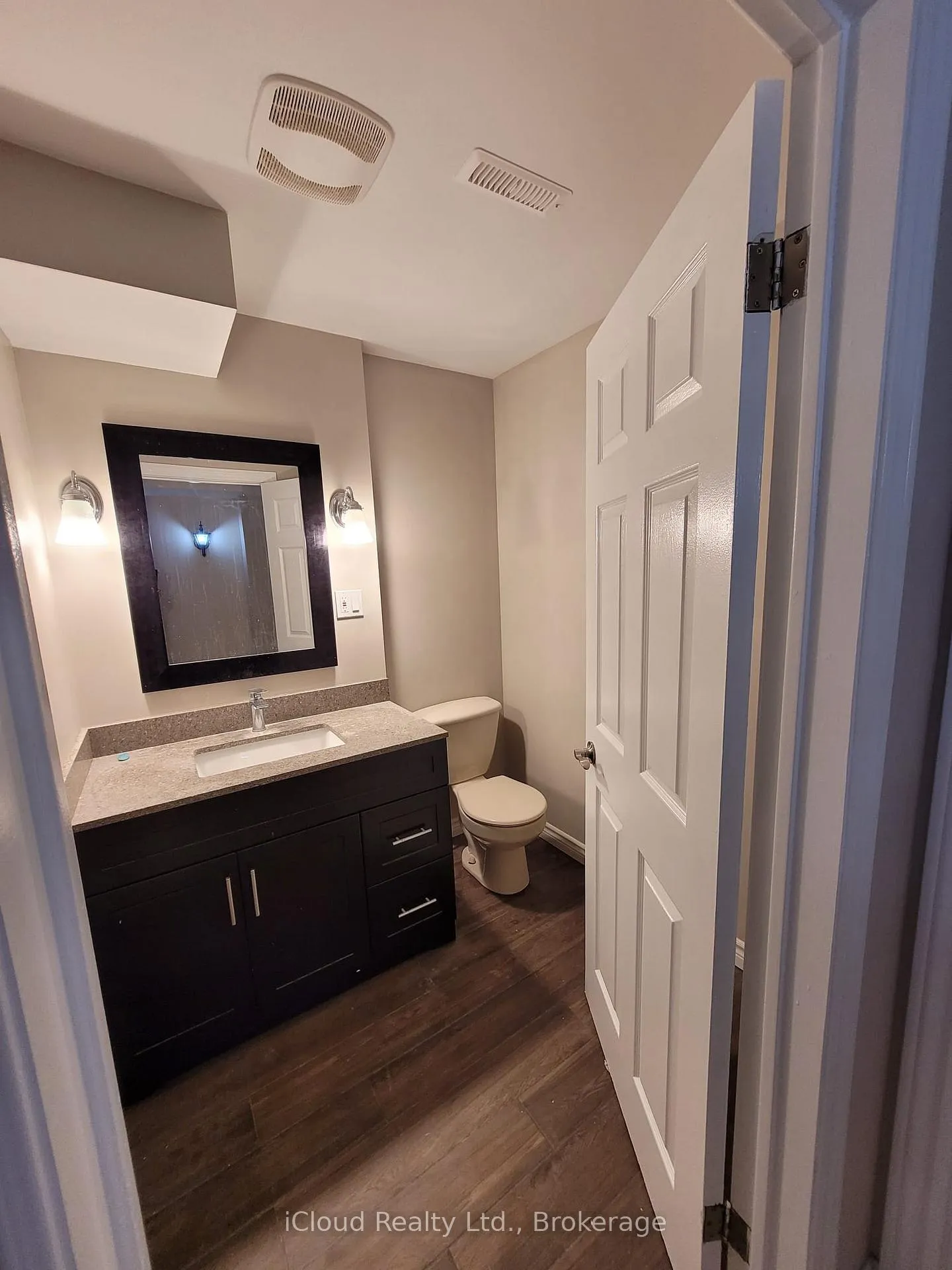 Photo 5 of 3103 Harris-Basement Crescent, Mississauga, Meadowvale — HOMEH