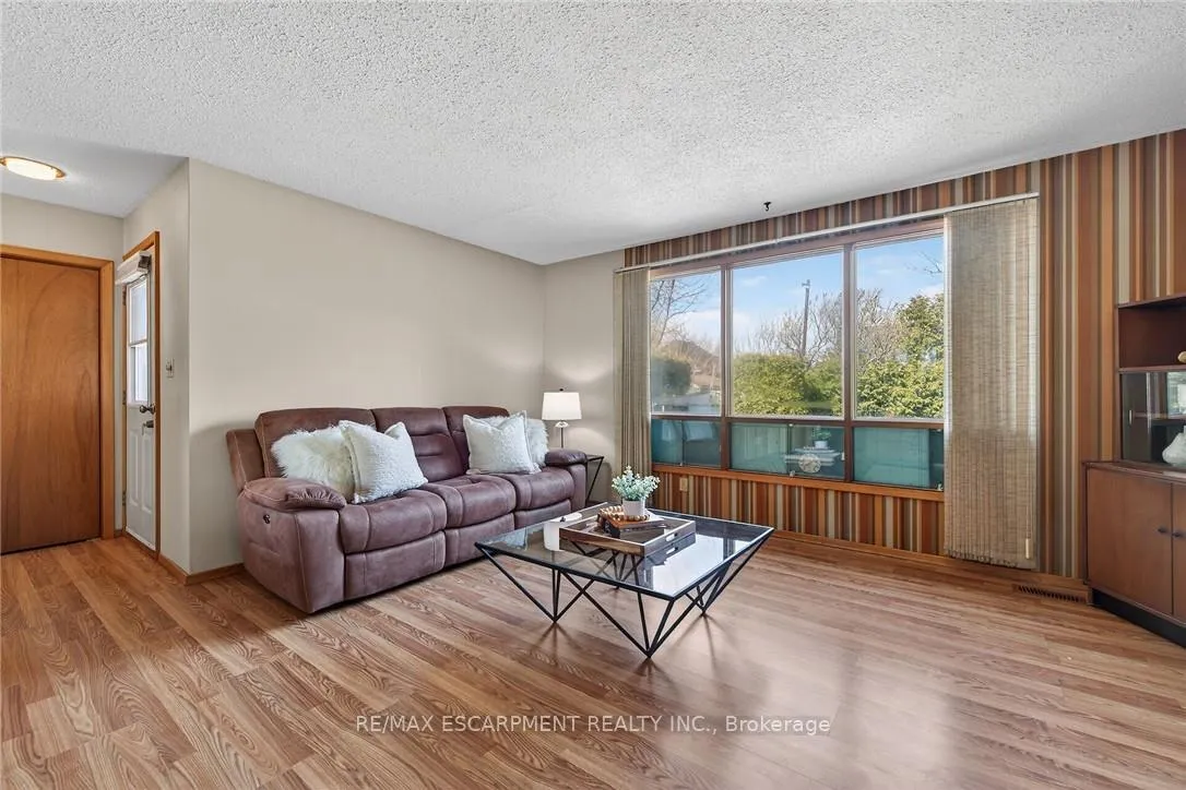 Photo 23 of 257 Queensdale Avenue E, Hamilton, Inch Park — HOMEH