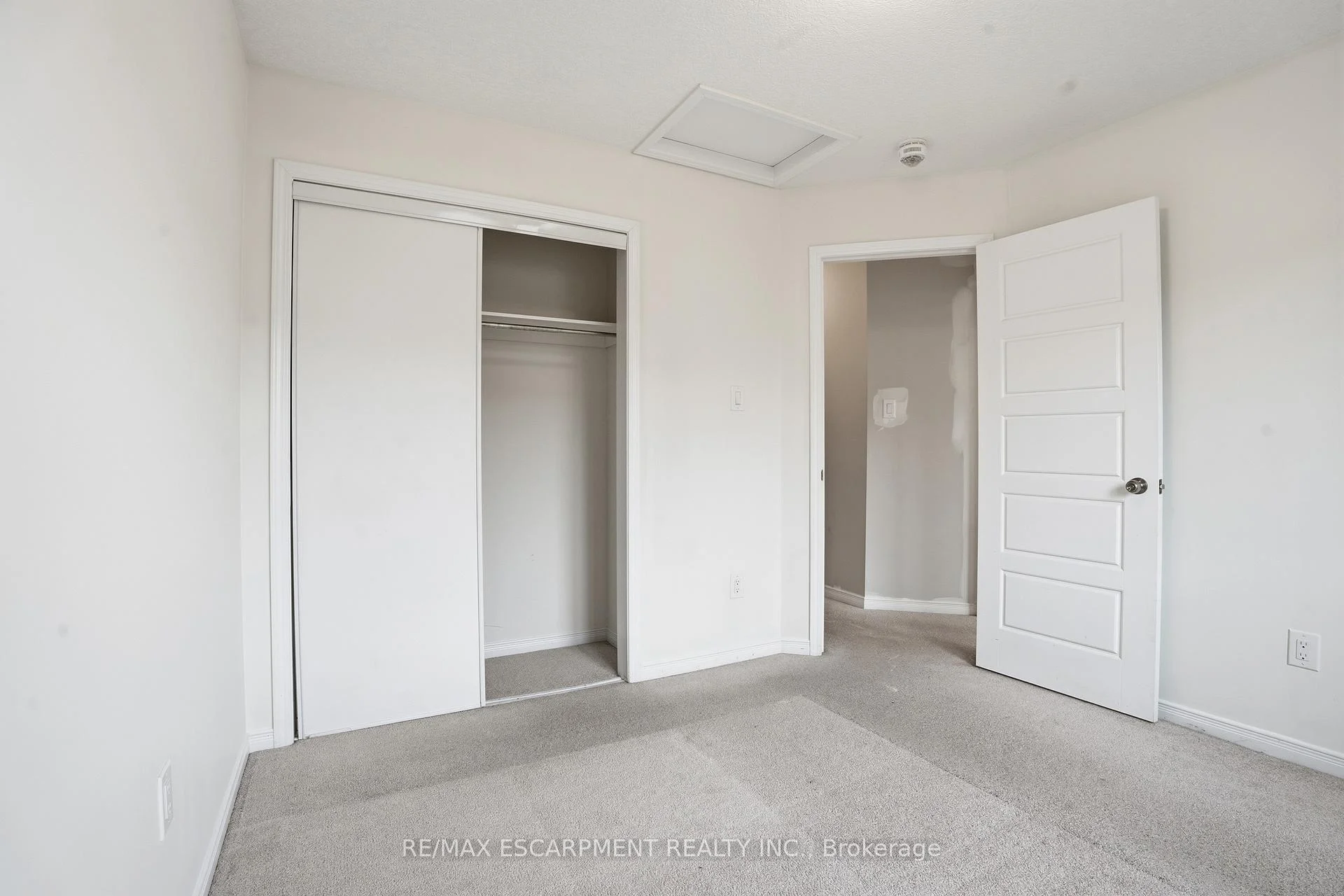 Photo 18 of 7774 Buckeye Crescent, Niagara Falls, Brown — HOMEH