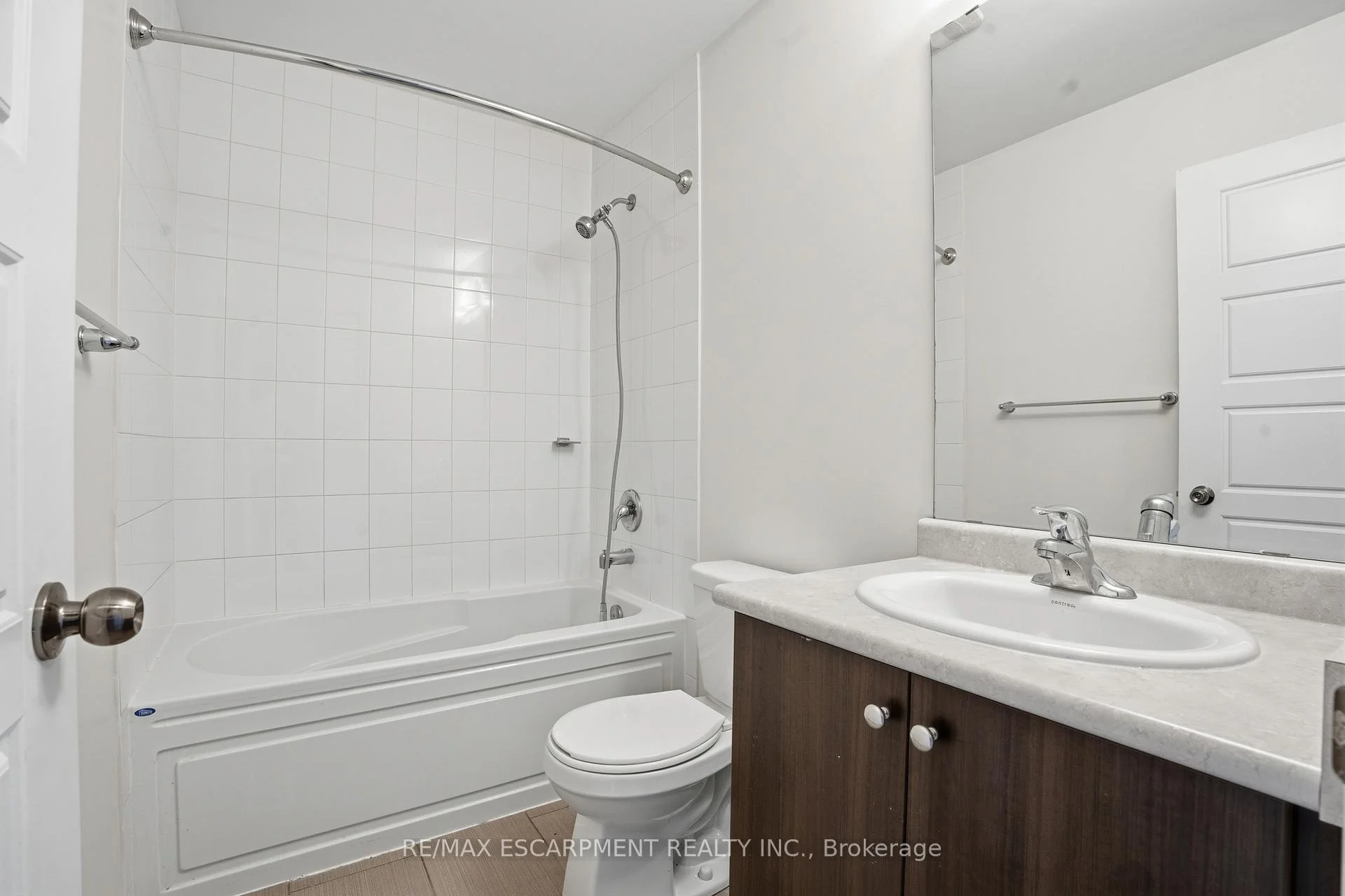 Photo 19 of 7774 Buckeye Crescent, Niagara Falls, Brown — HOMEH
