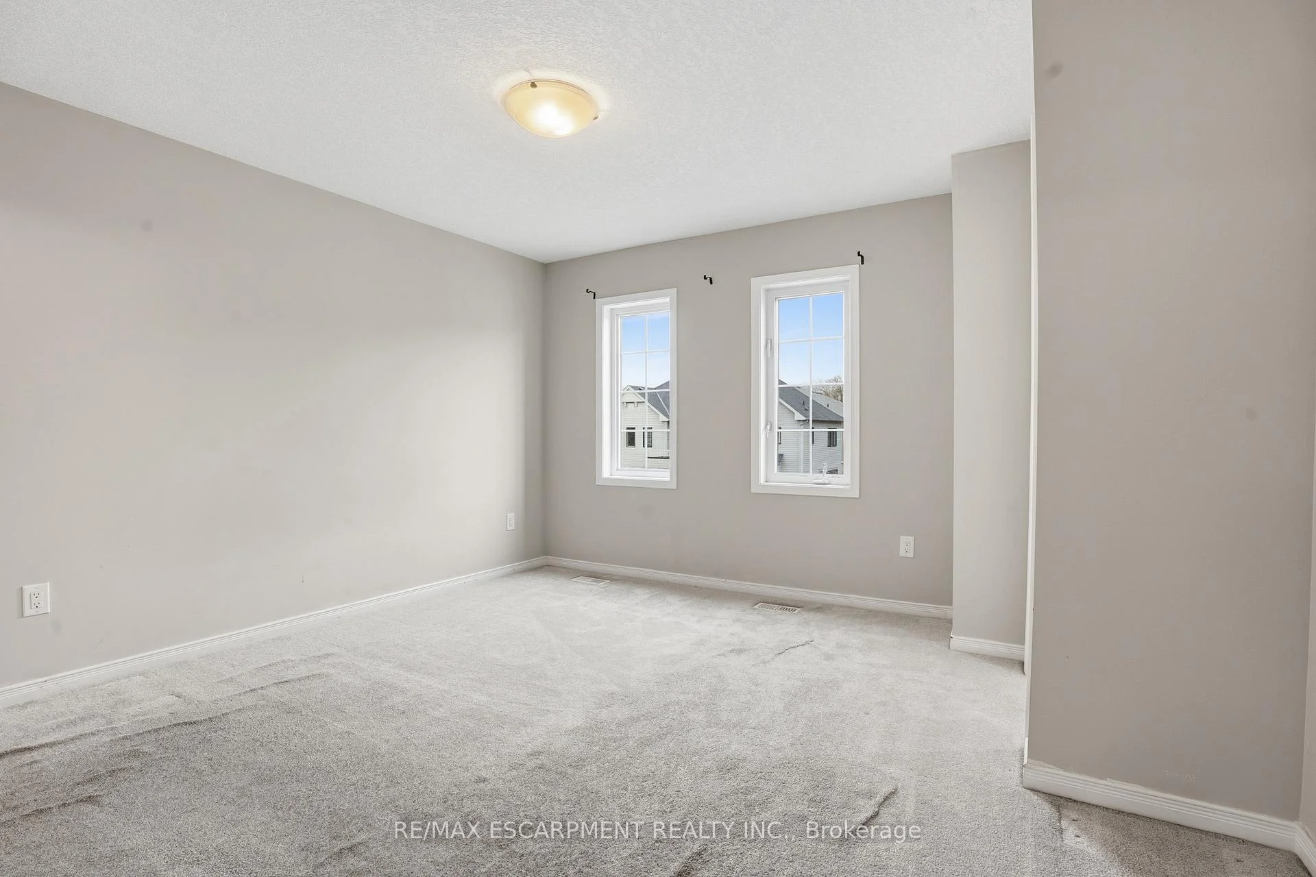 Photo 20 of 7774 Buckeye Crescent, Niagara Falls, Brown — HOMEH