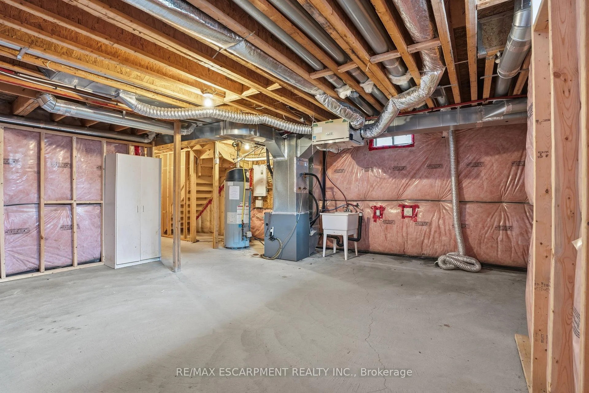 Photo 25 of 7774 Buckeye Crescent, Niagara Falls, Brown — HOMEH