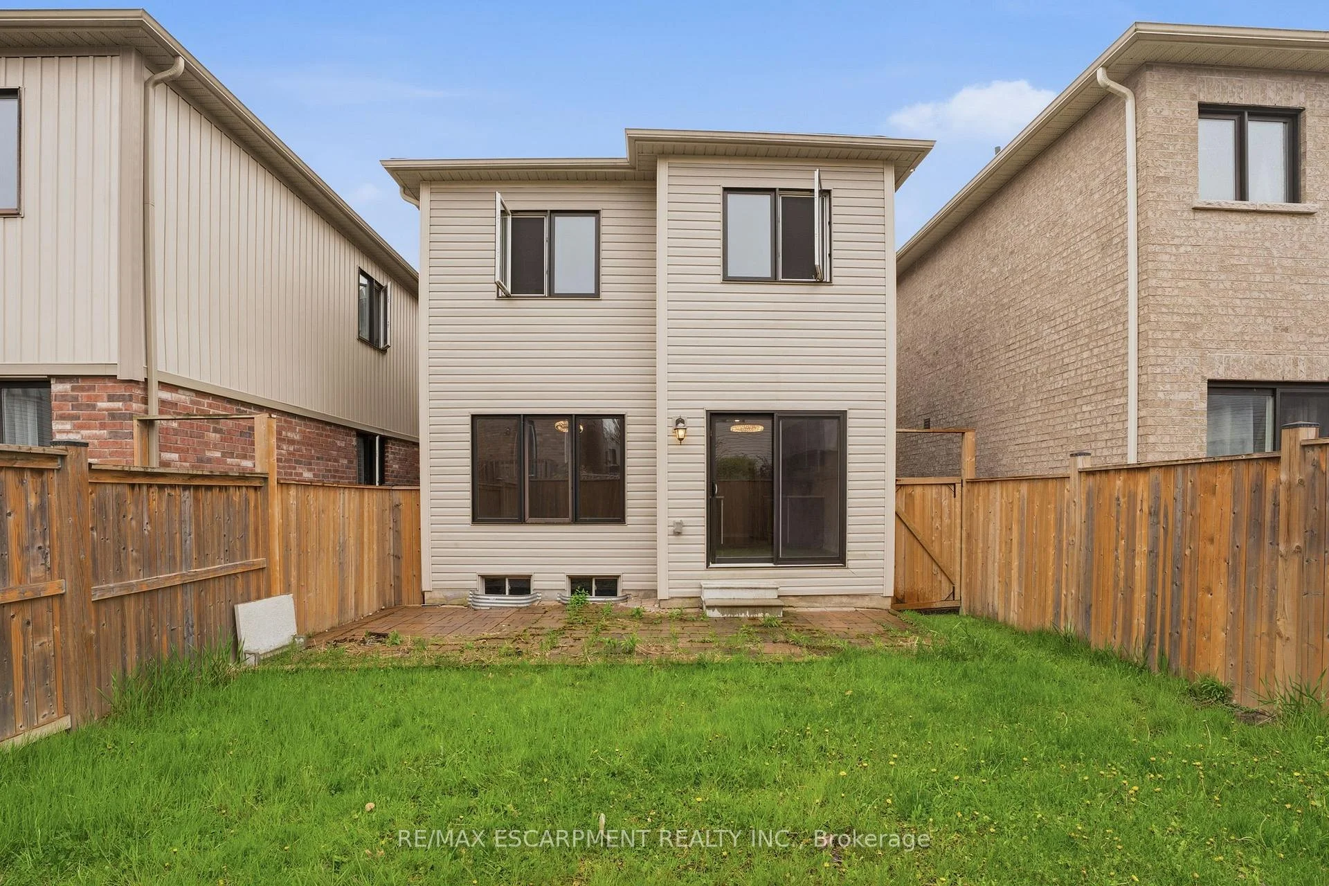 Photo 26 of 7774 Buckeye Crescent, Niagara Falls, Brown — HOMEH