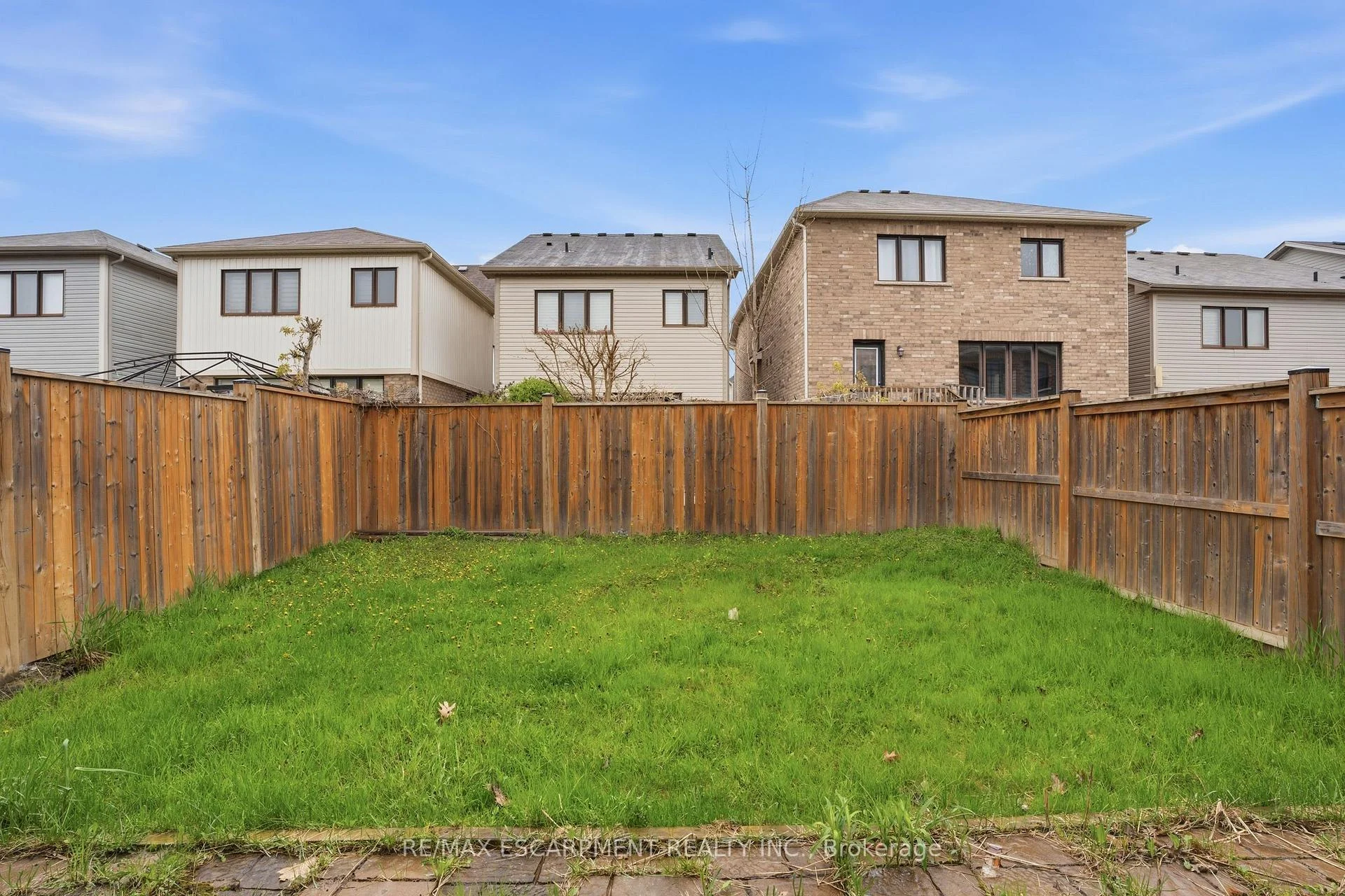 Photo 27 of 7774 Buckeye Crescent, Niagara Falls, Brown — HOMEH