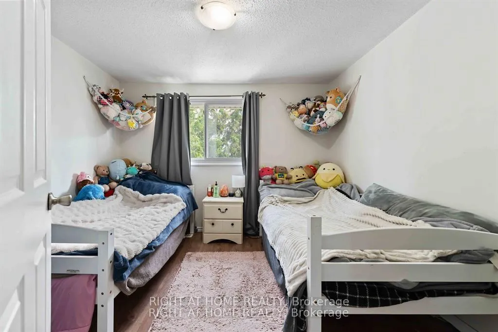 Photo 13 of Unit 21, 5 Hadley Circle, Ottawa, Bells Corners — HOMEH