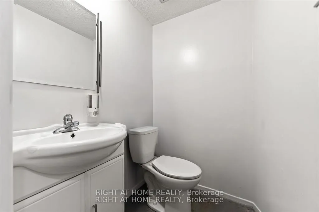 Photo 18 of Unit 21, 5 Hadley Circle, Ottawa, Bells Corners — HOMEH
